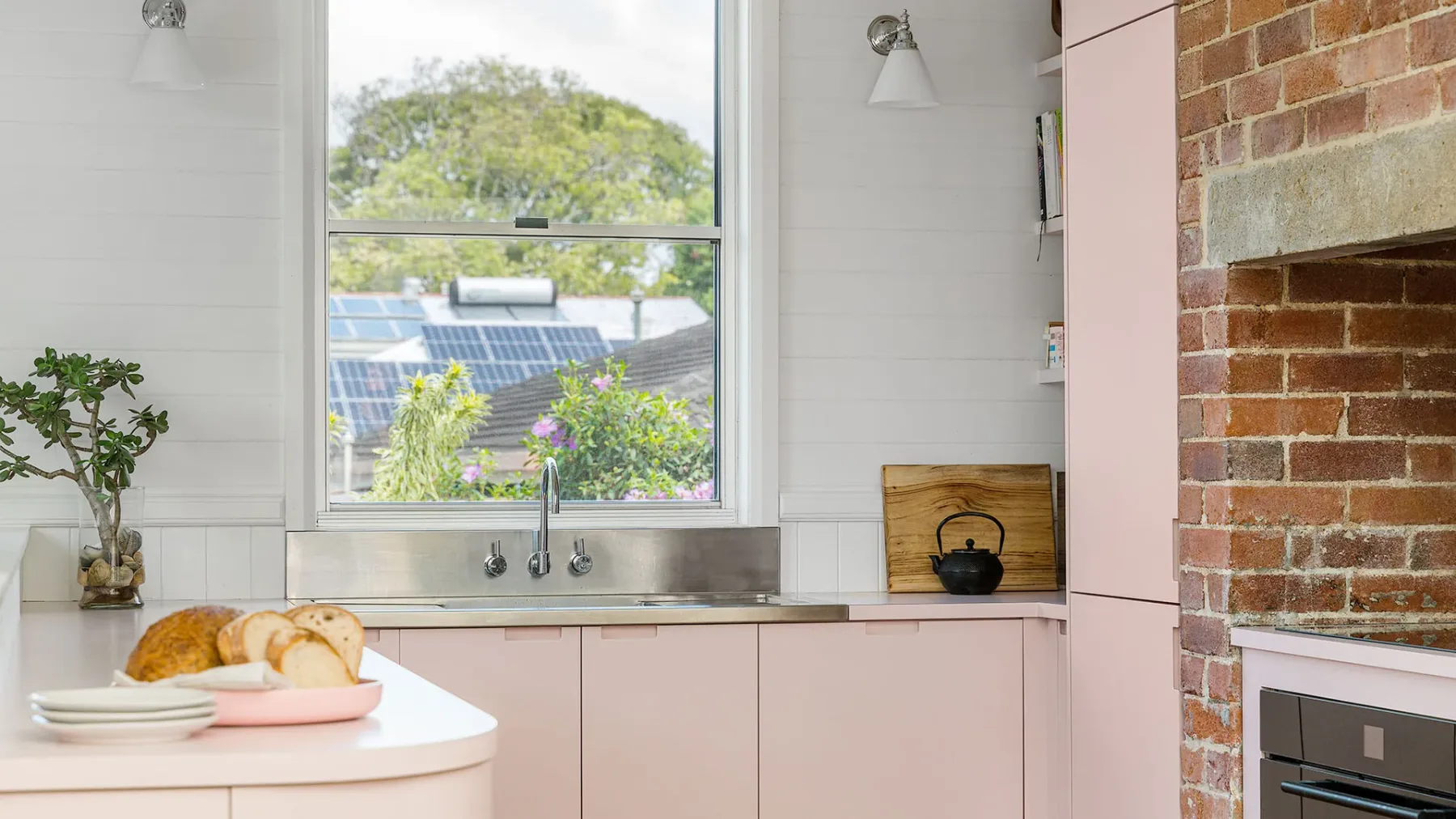 Mullum River House – waterfront heritage home