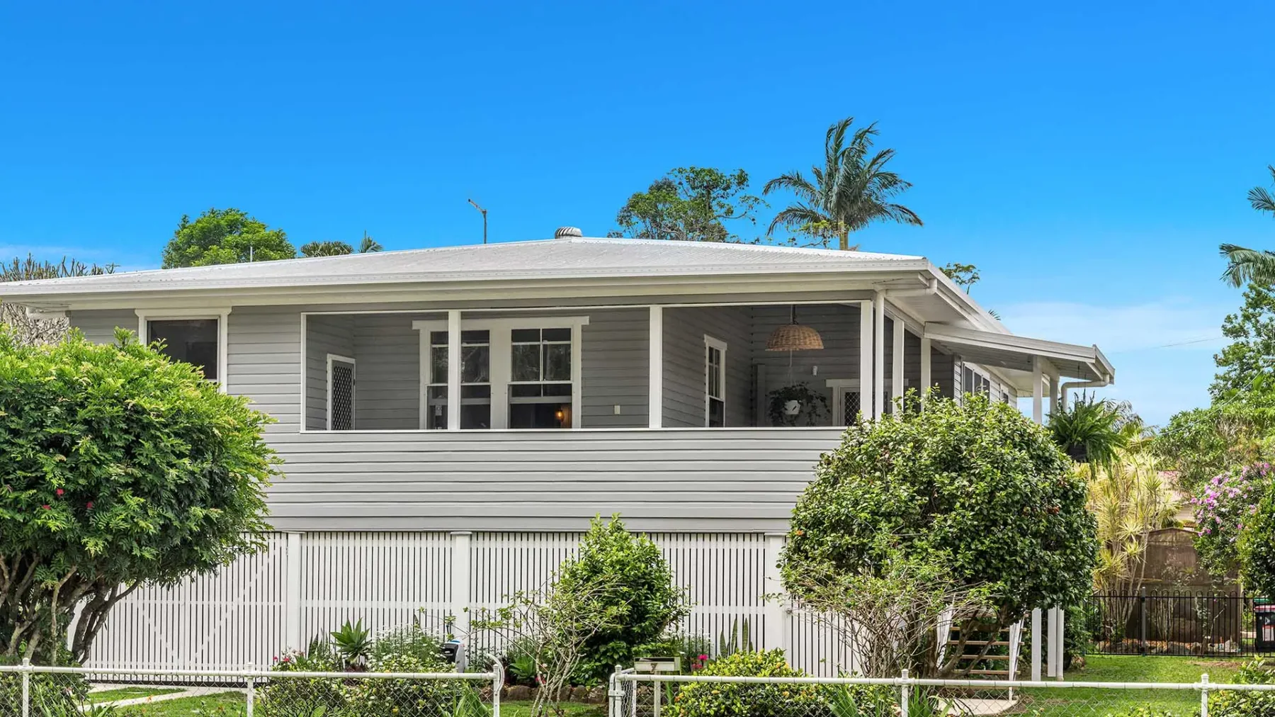 Mullum River House – waterfront heritage home