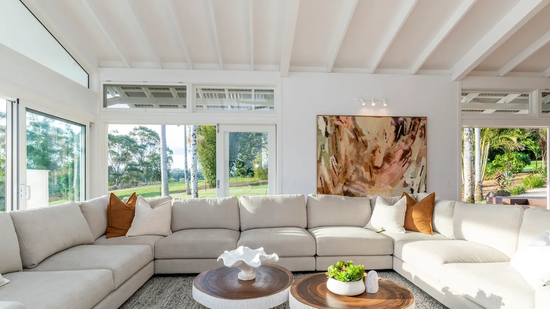 Miren Estate – lavish hinterland estate with pool