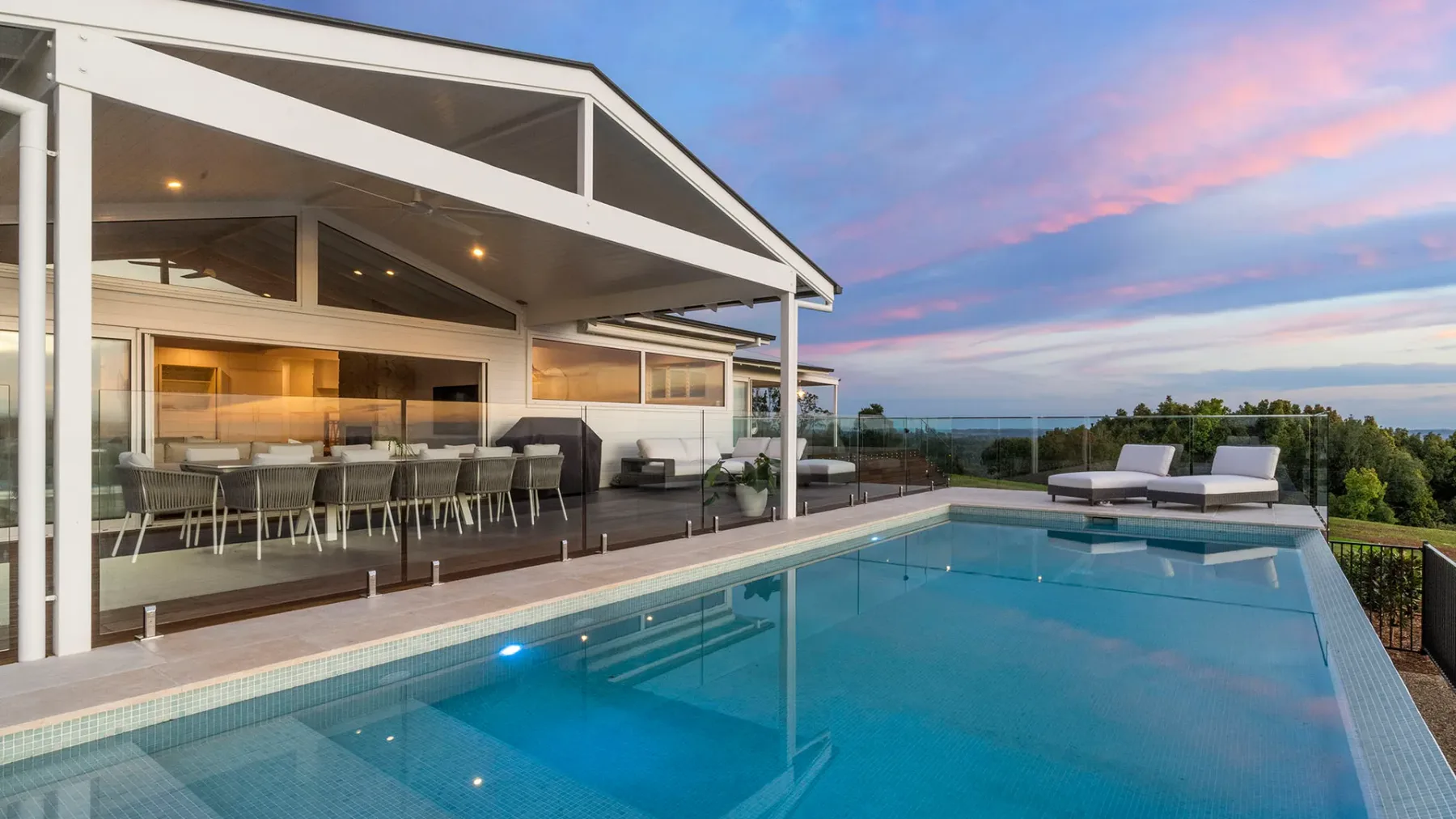 Miren Estate – lavish hinterland estate with pool