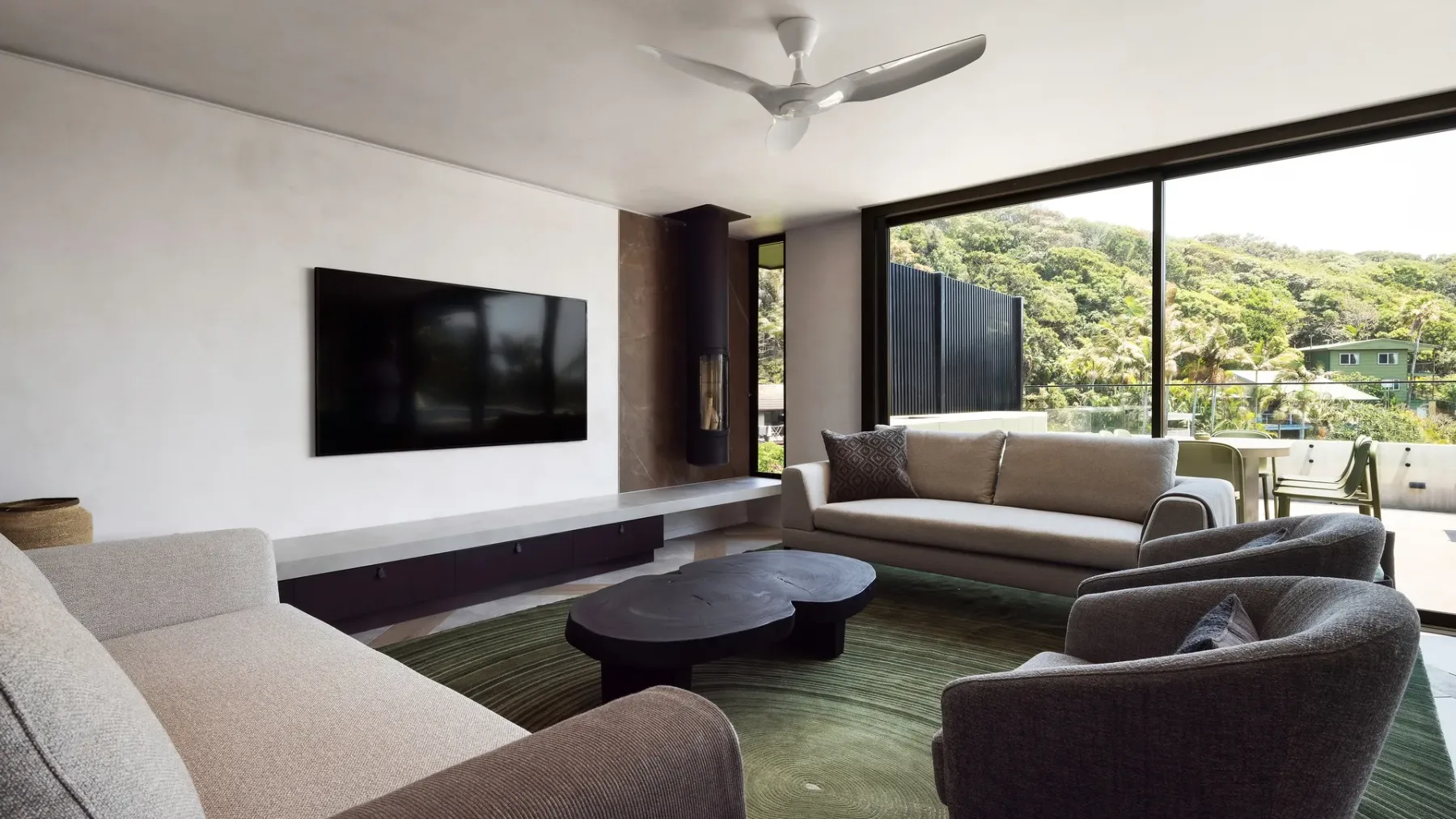 Starfall – designer retreat moments from the beach