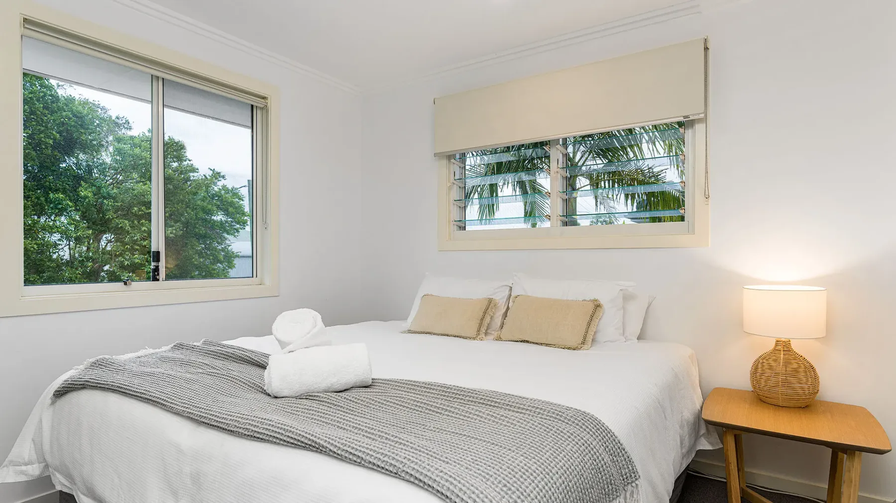 Drift – 3 BR home near town & beach with pool