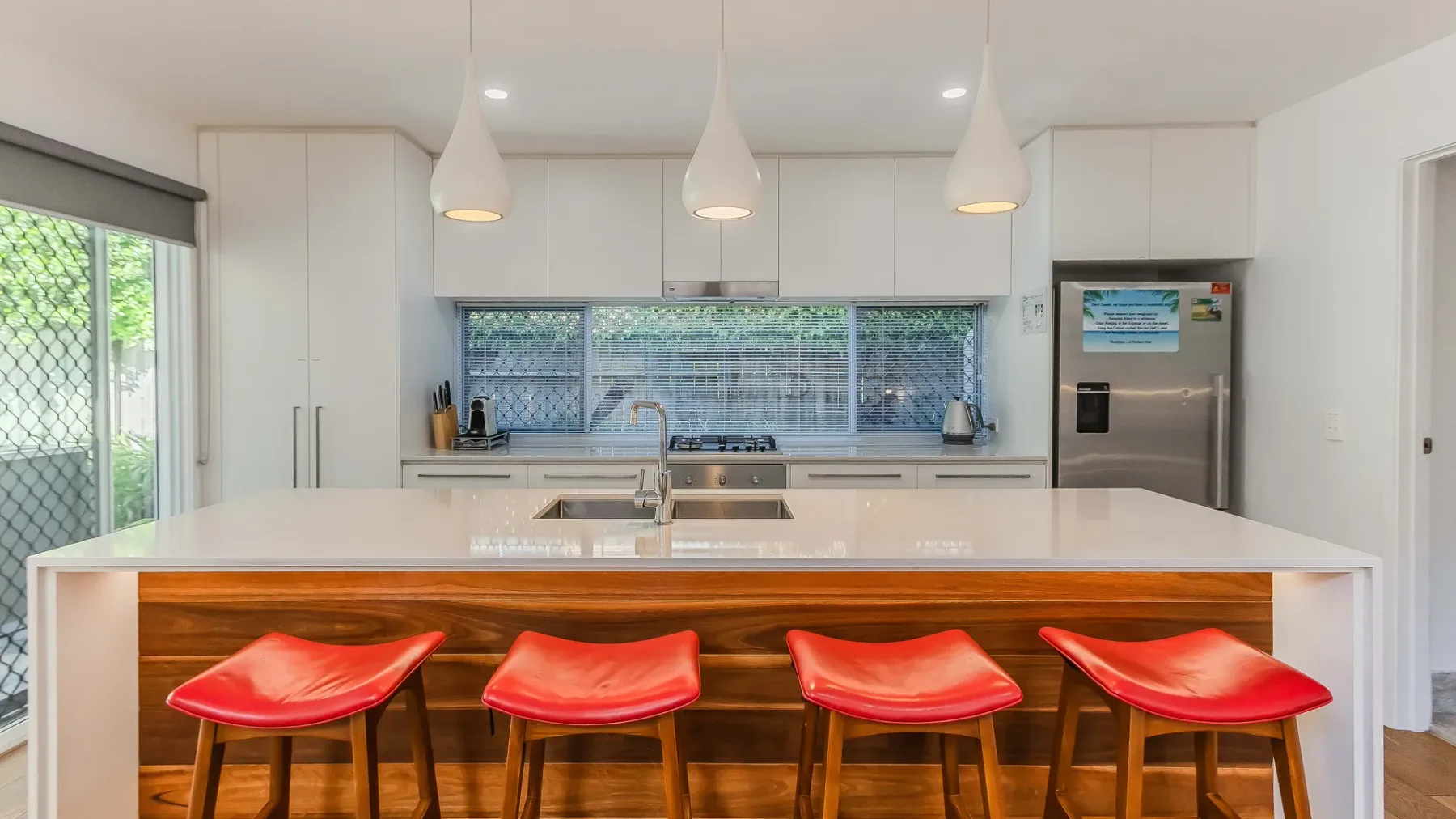 Byron Sunrise – 4 BR retreat with heated pool