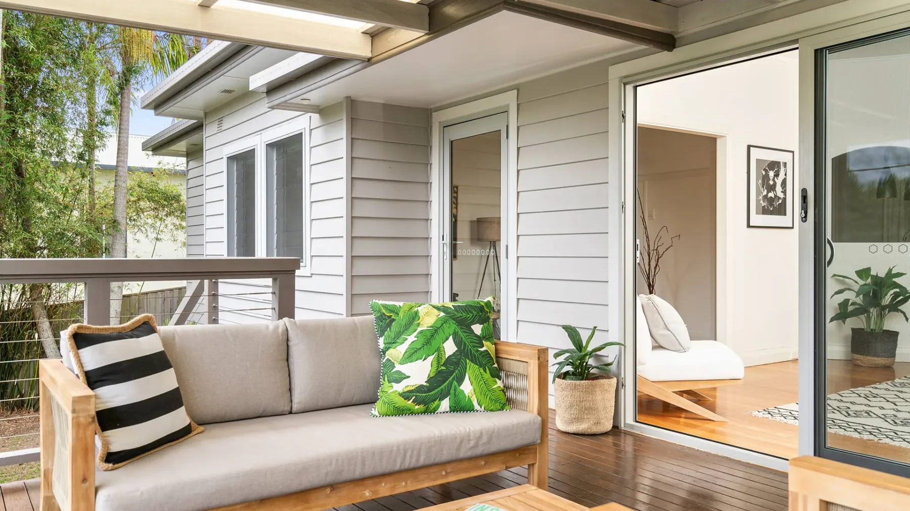 The White Rabbit – with studio & covered deck