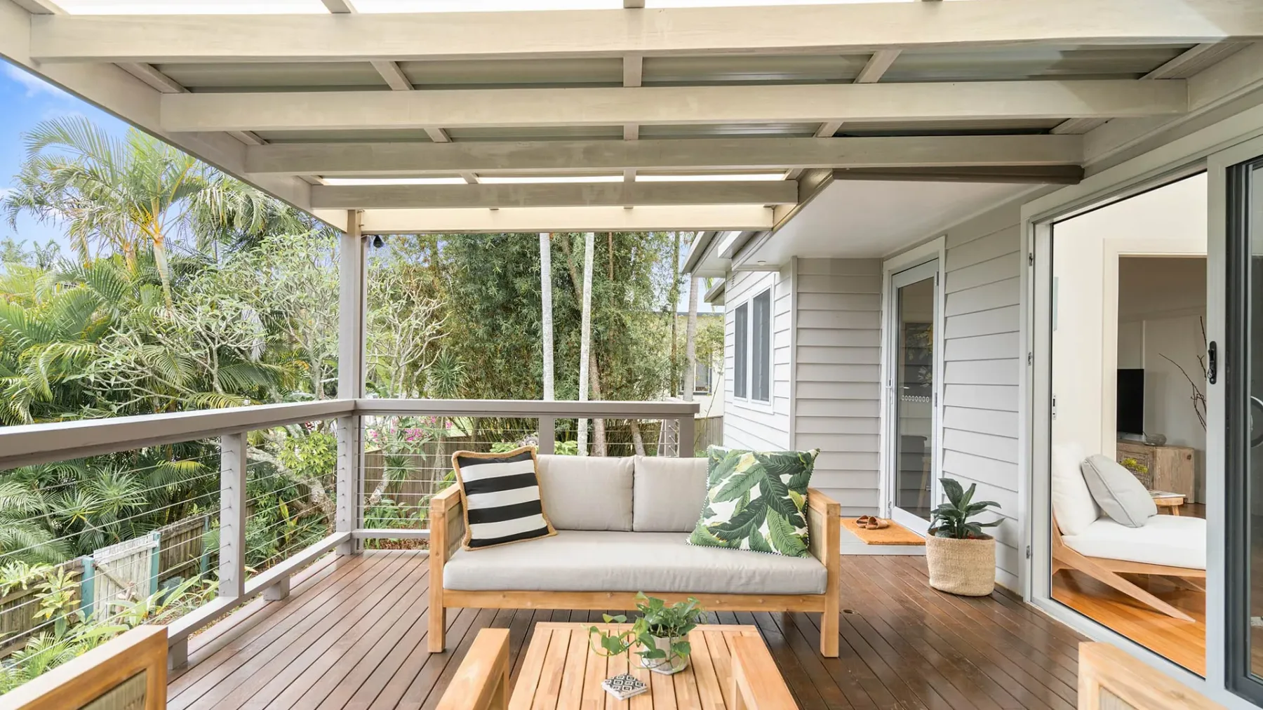 The White Rabbit – with studio & covered deck