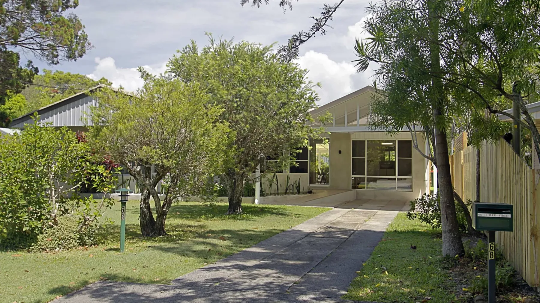 Mi Casa – stylish beach house near town & surf