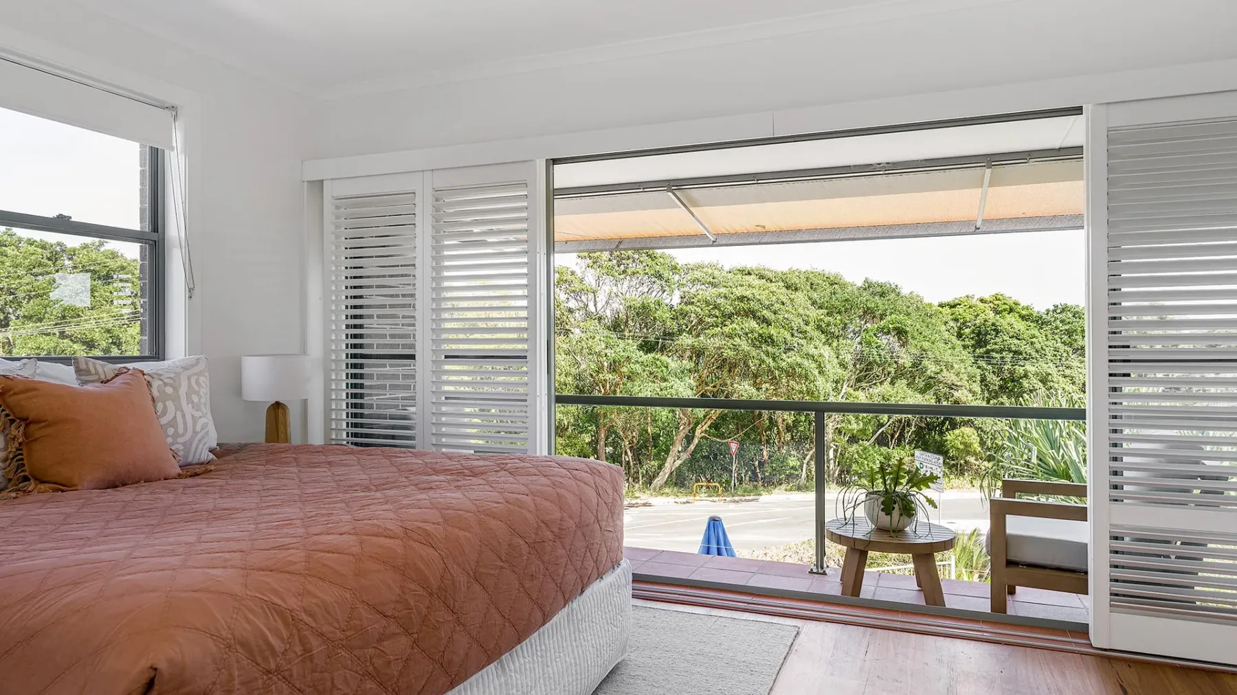1 James Cook Apartments | Opposite Clarkes Beach