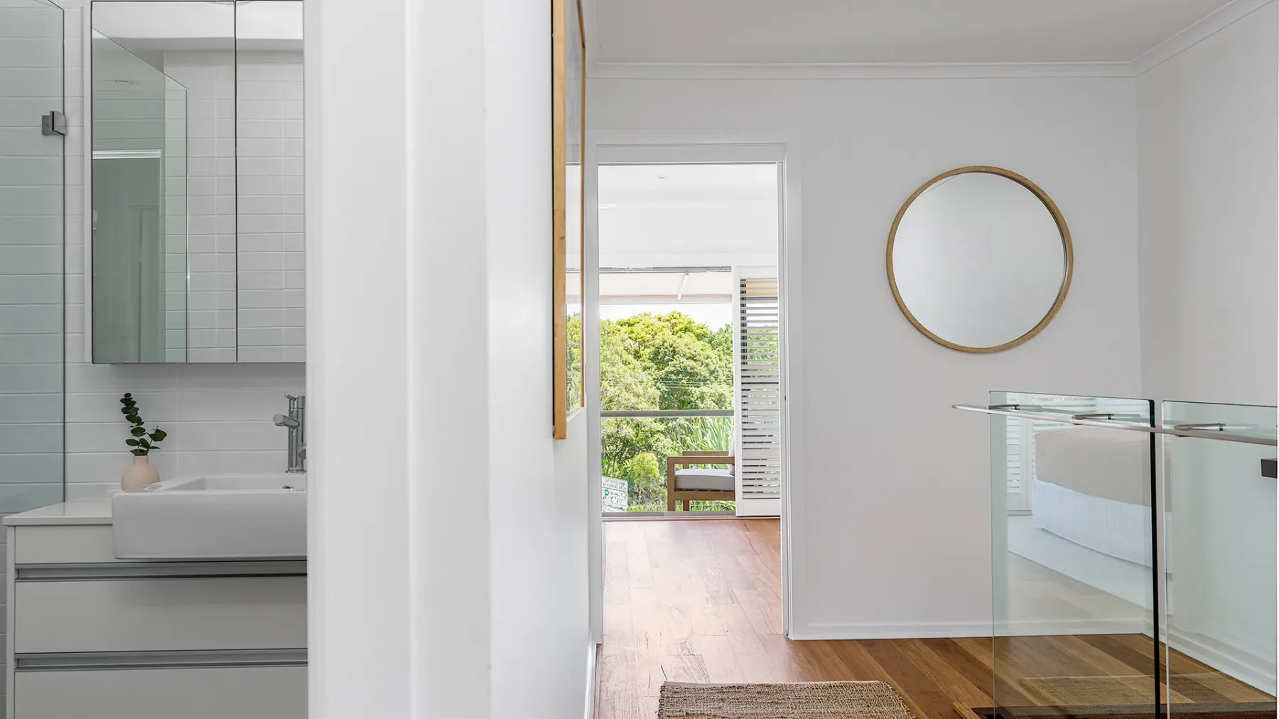 1 James Cook Apartments | Opposite Clarkes Beach