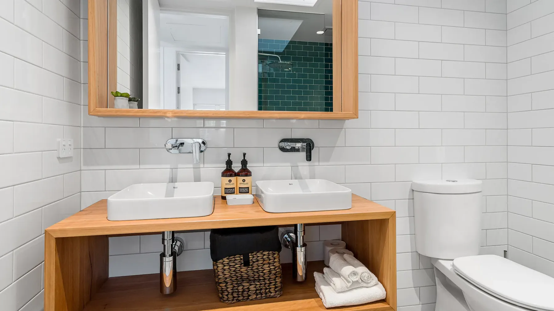 4 James Cook Apartments – renovated beachside pad