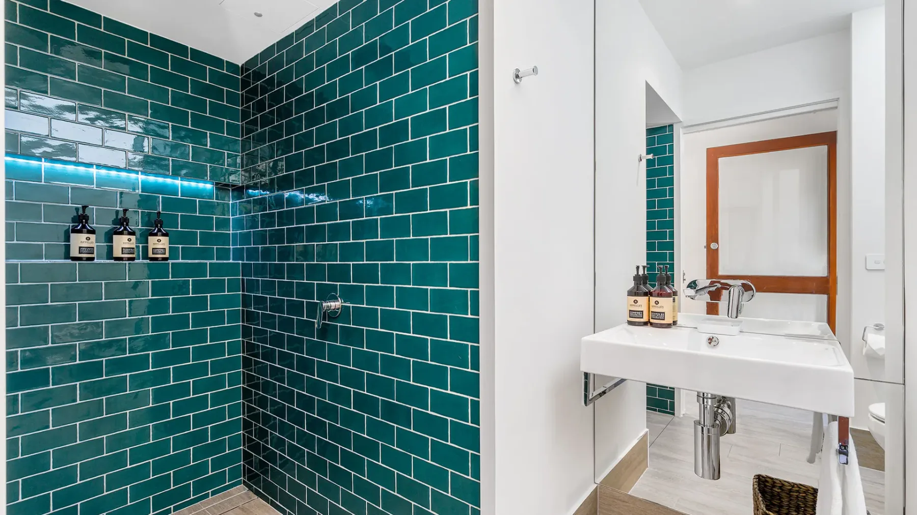 4 James Cook Apartments – renovated beachside pad