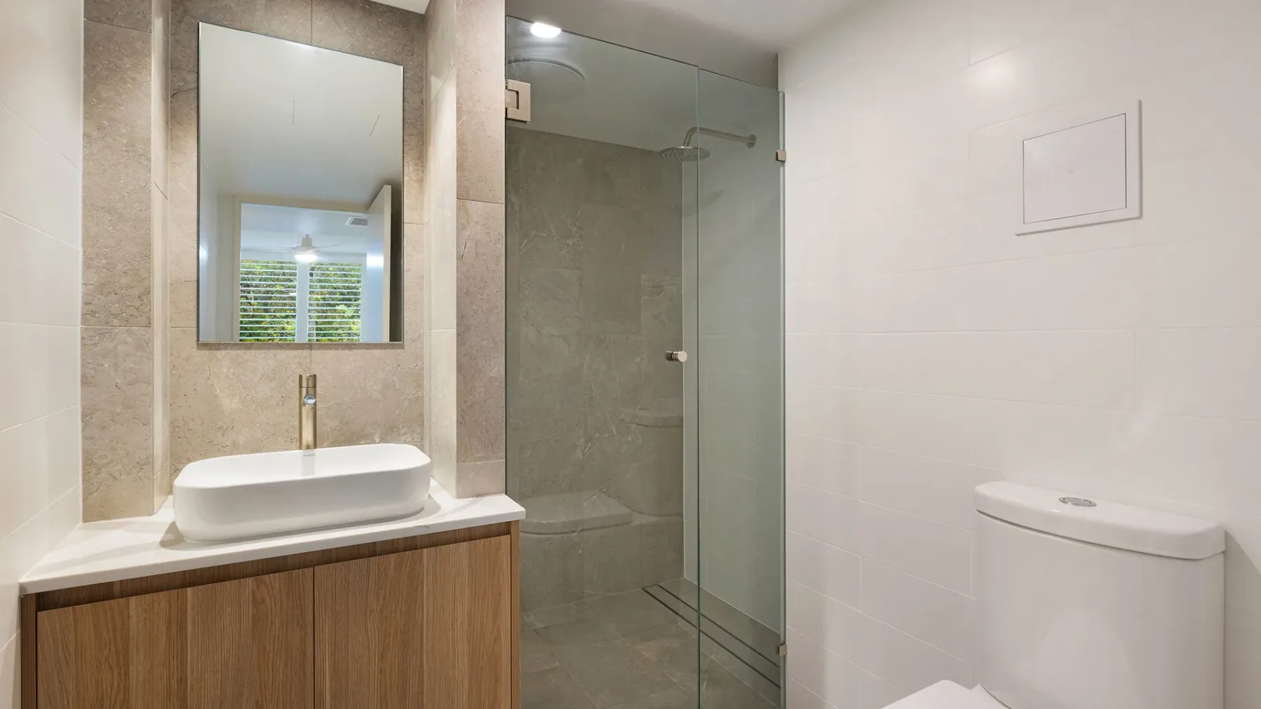 Pacific Blue – beachfront 2 BR apartment with pool