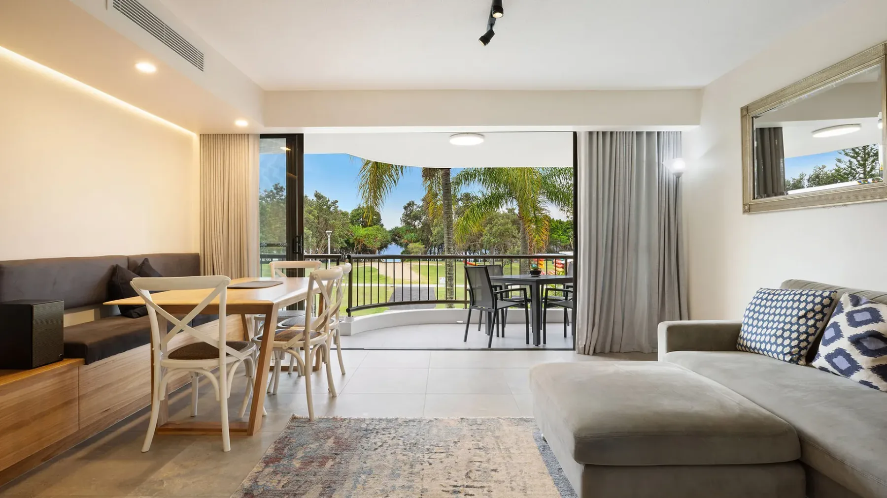 Pacific Blue – beachfront 2 BR apartment with pool