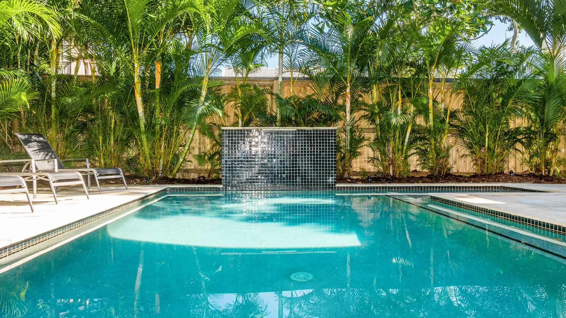 Bangalleys – beachside retreat with large pool