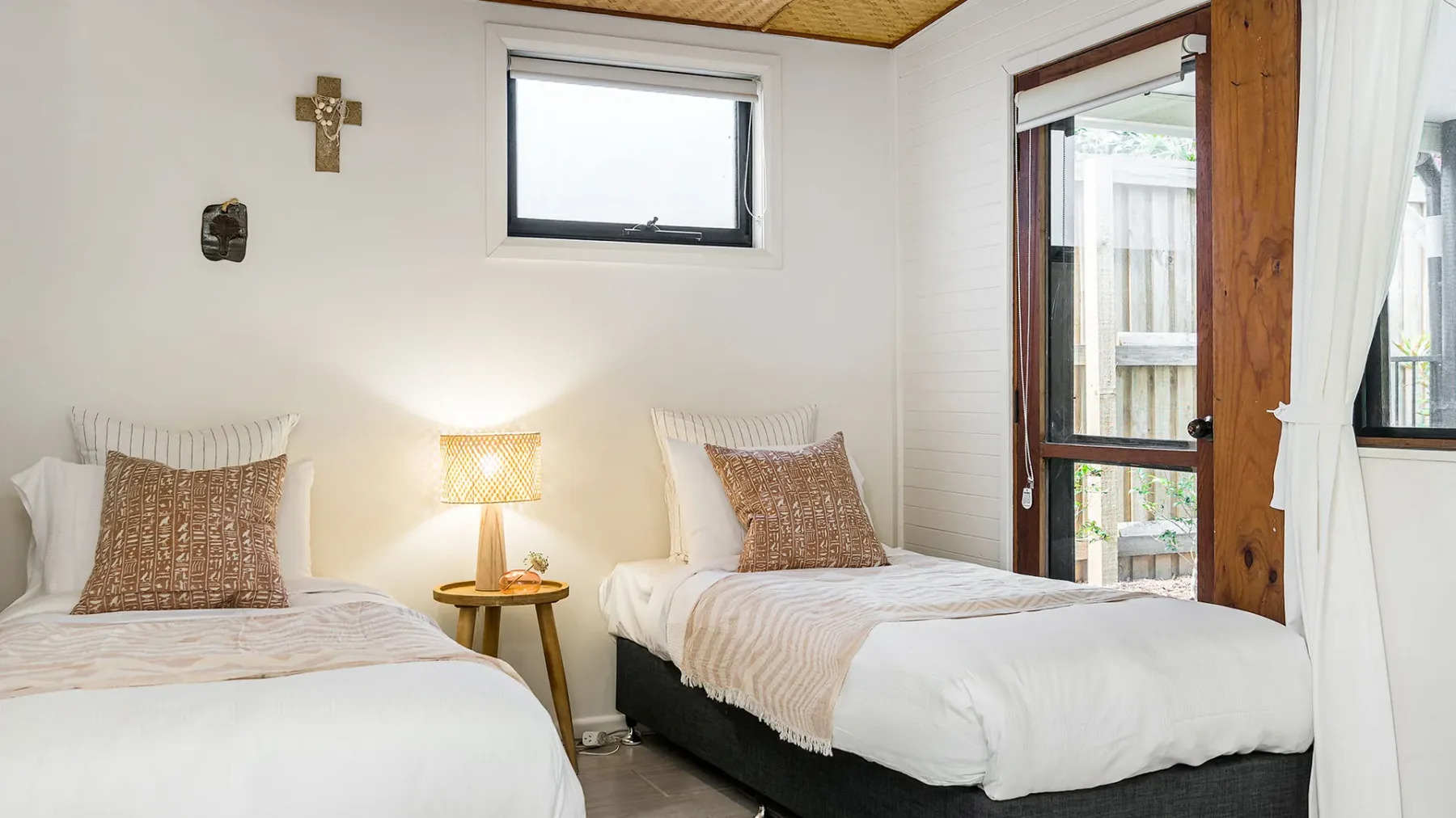 Bangalleys – beachside retreat with large pool