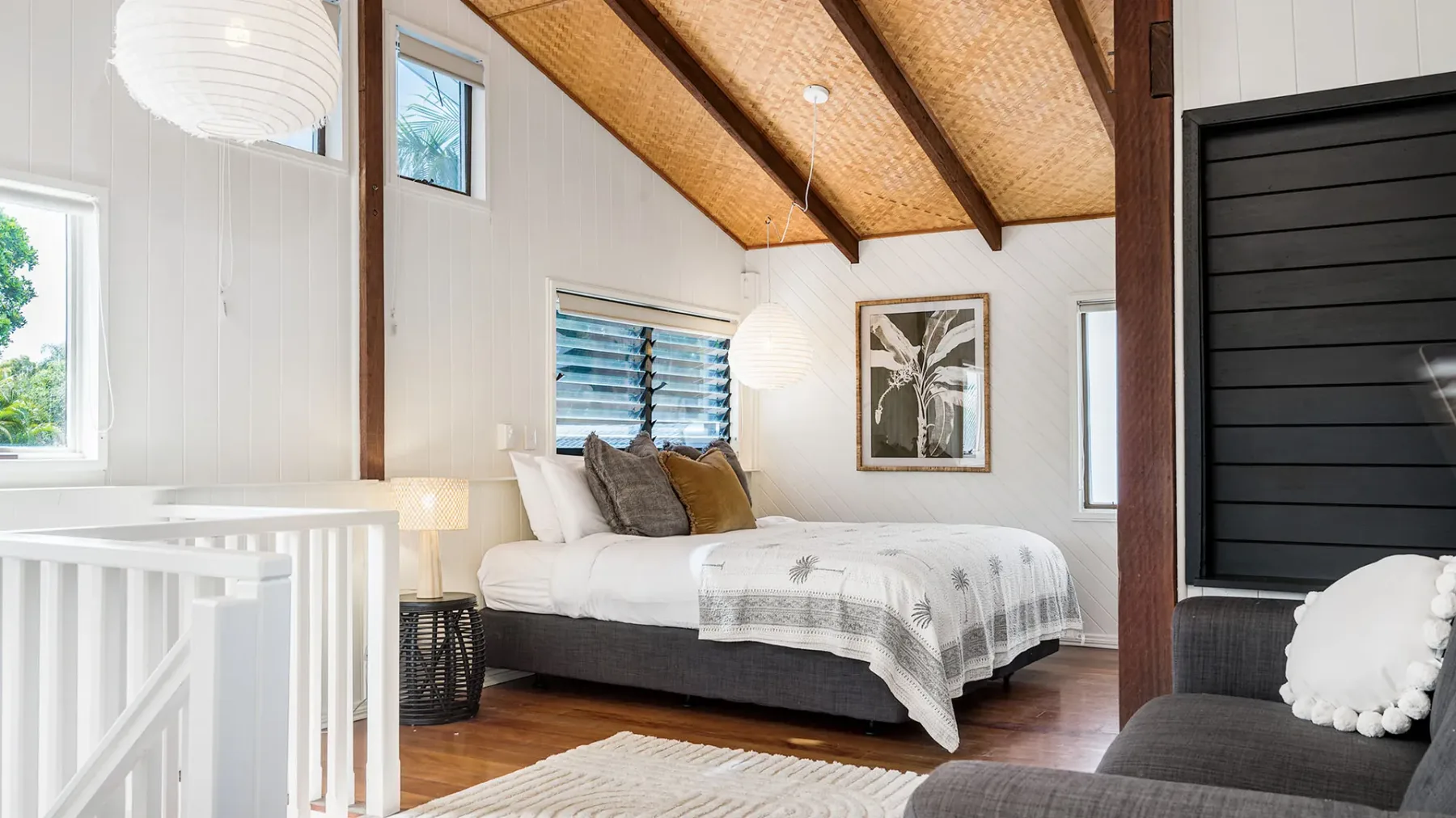 Bangalleys – beachside retreat with large pool