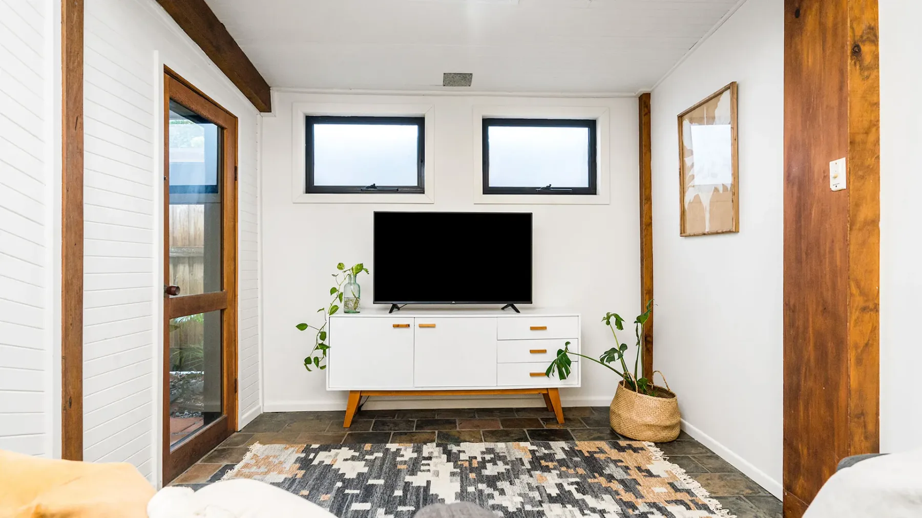 Bangalleys – beachside retreat with large pool