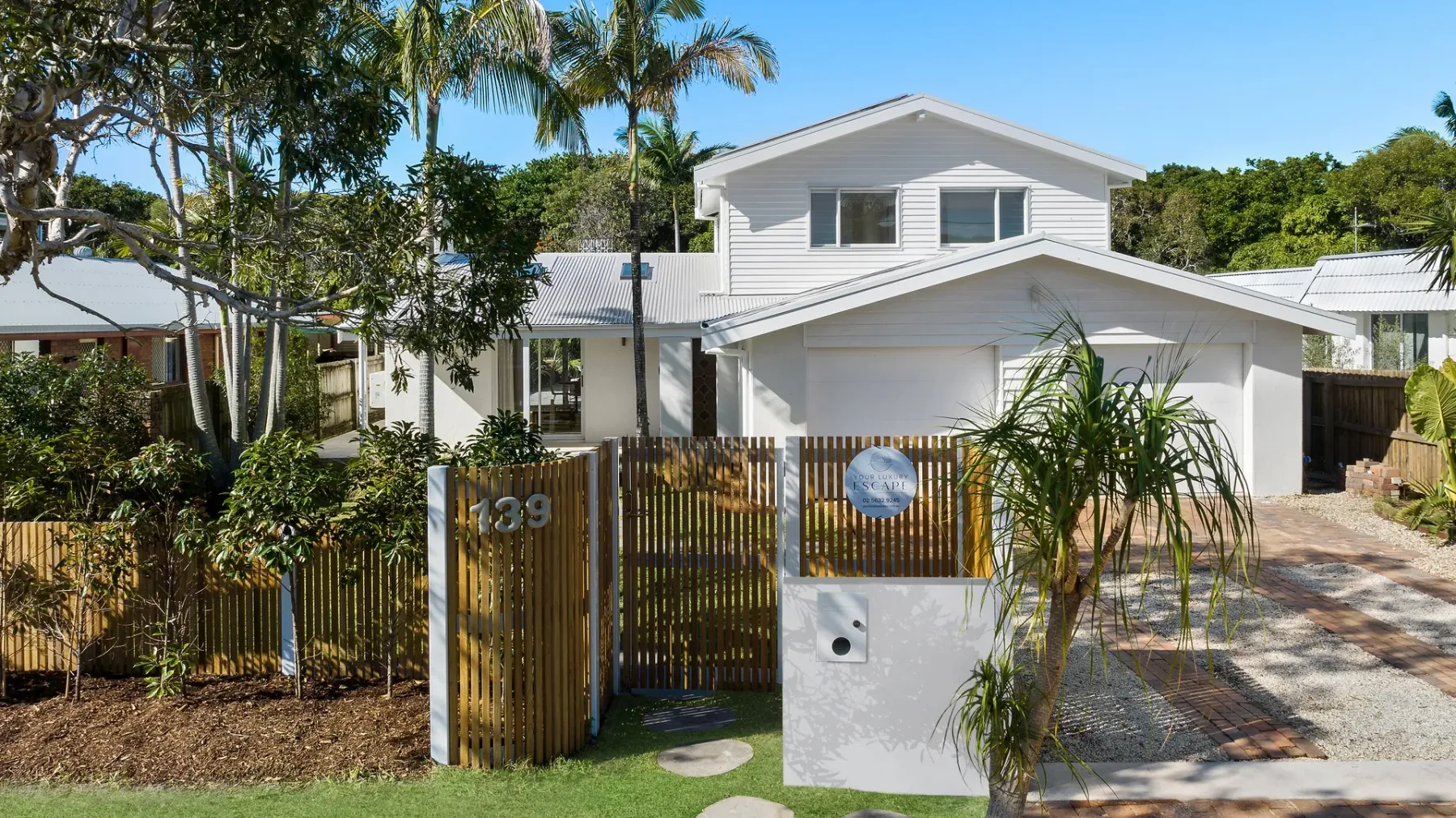 Kirra Beach House – relax in pool & sauna