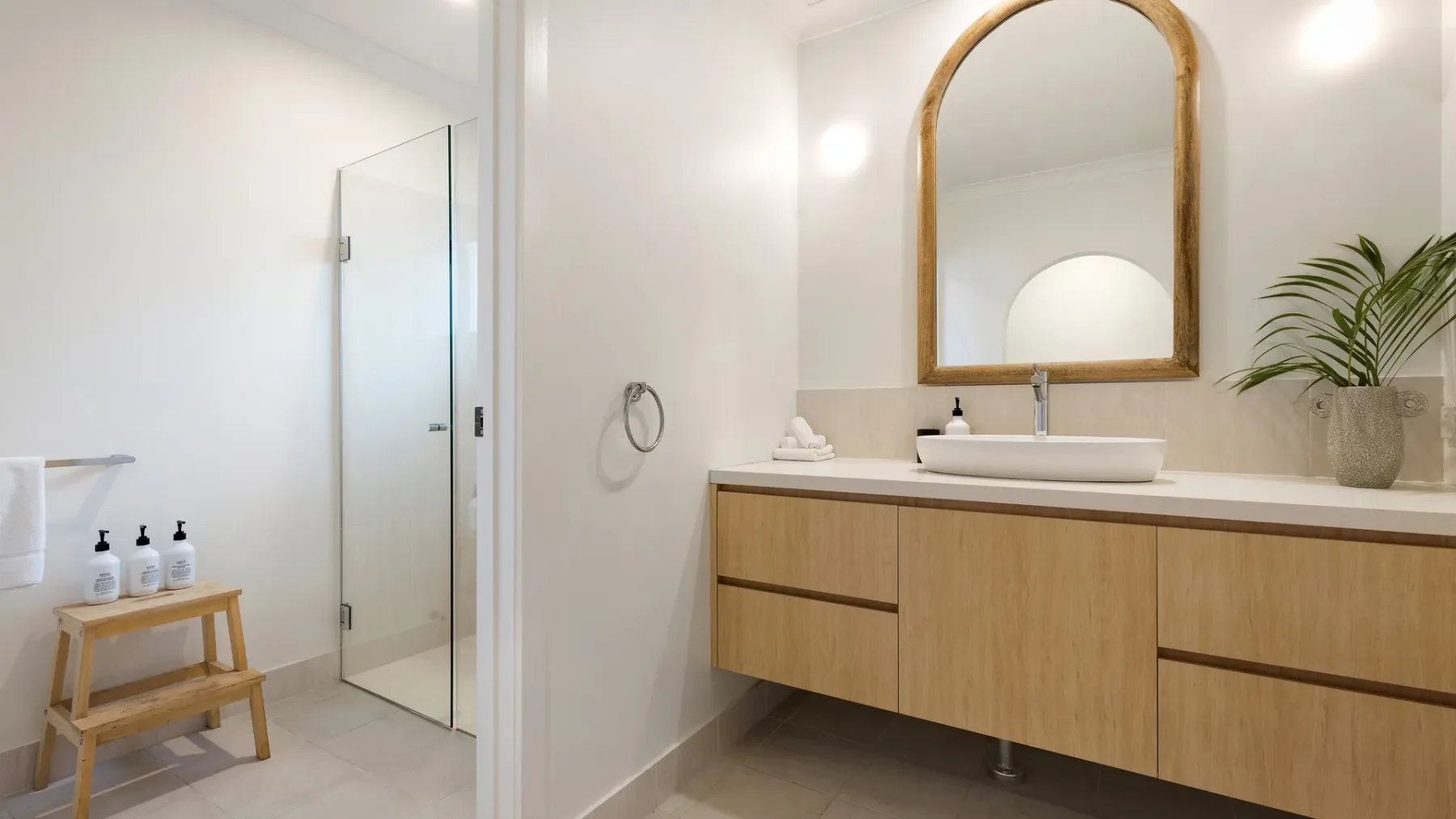 Kirra Beach House – relax in pool & sauna
