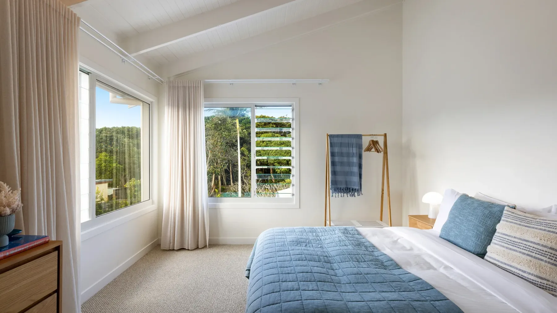 Kirra Beach House – relax in pool & sauna