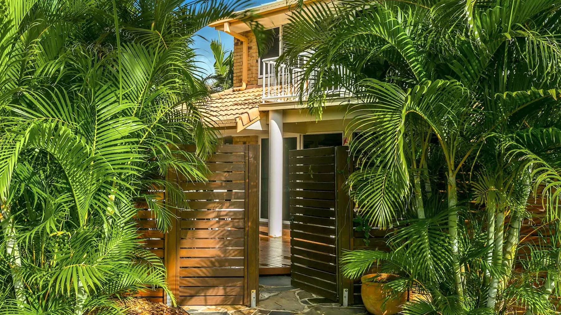 Tradewinds 4 – beachside 3 BR townhouse