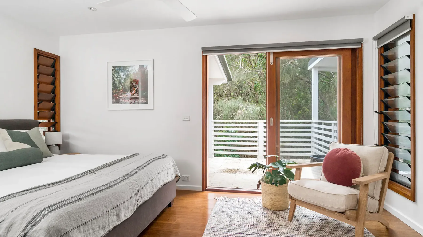 Beachcomber Blue – beachfront villa with pool