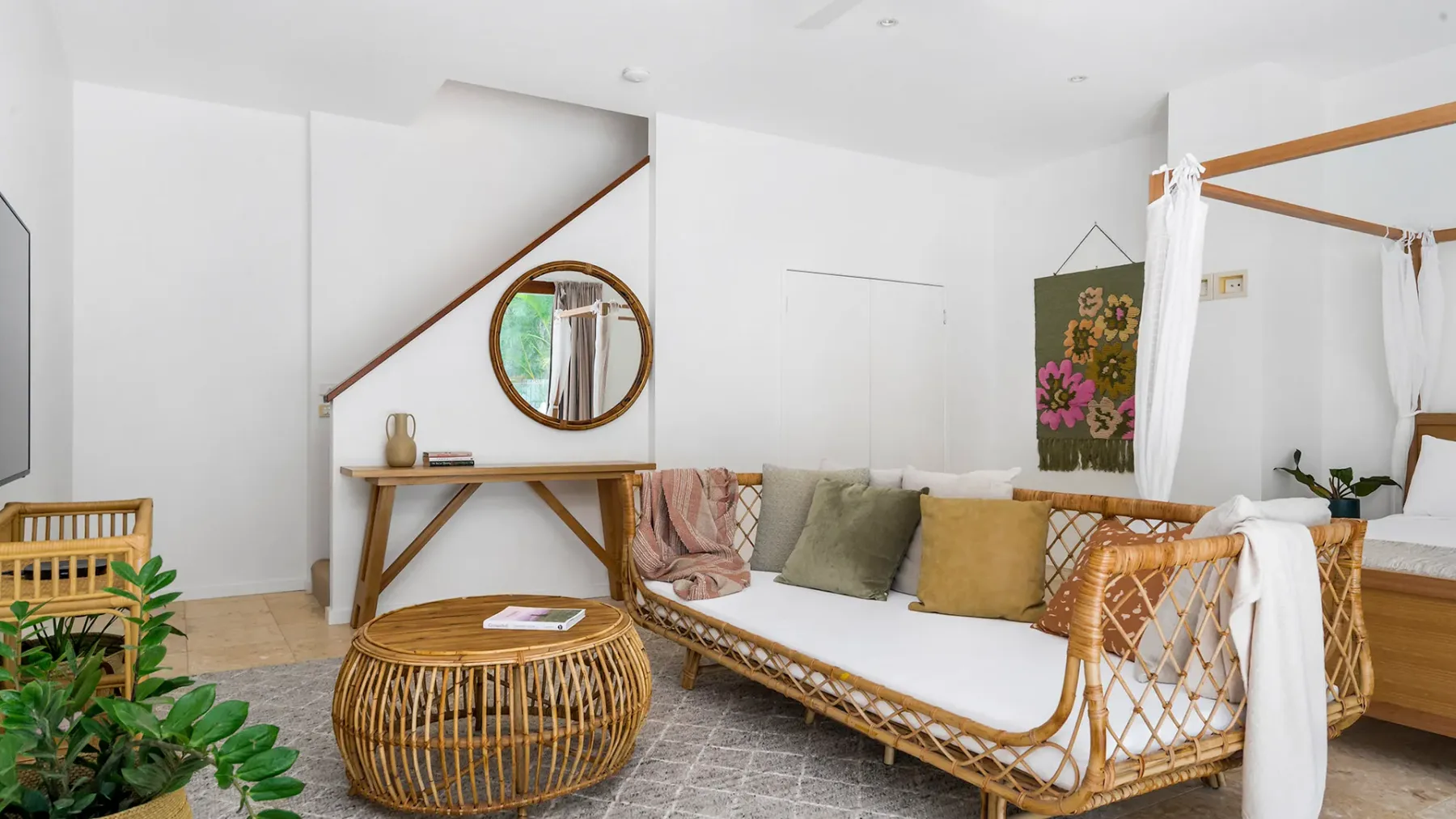 Beachcomber Blue – beachfront villa with pool