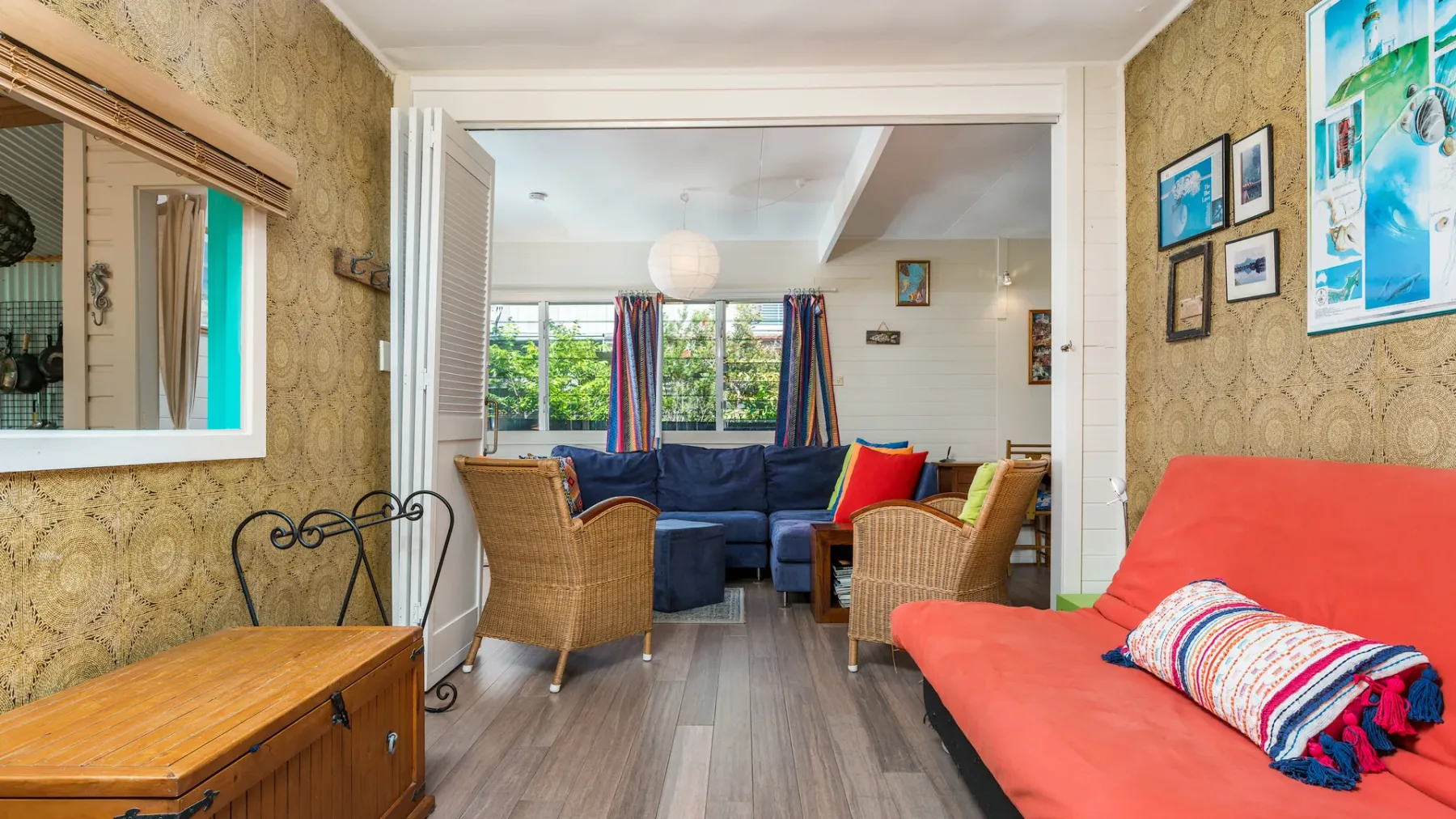Beachcombers Cottage – beachfront pet retreat