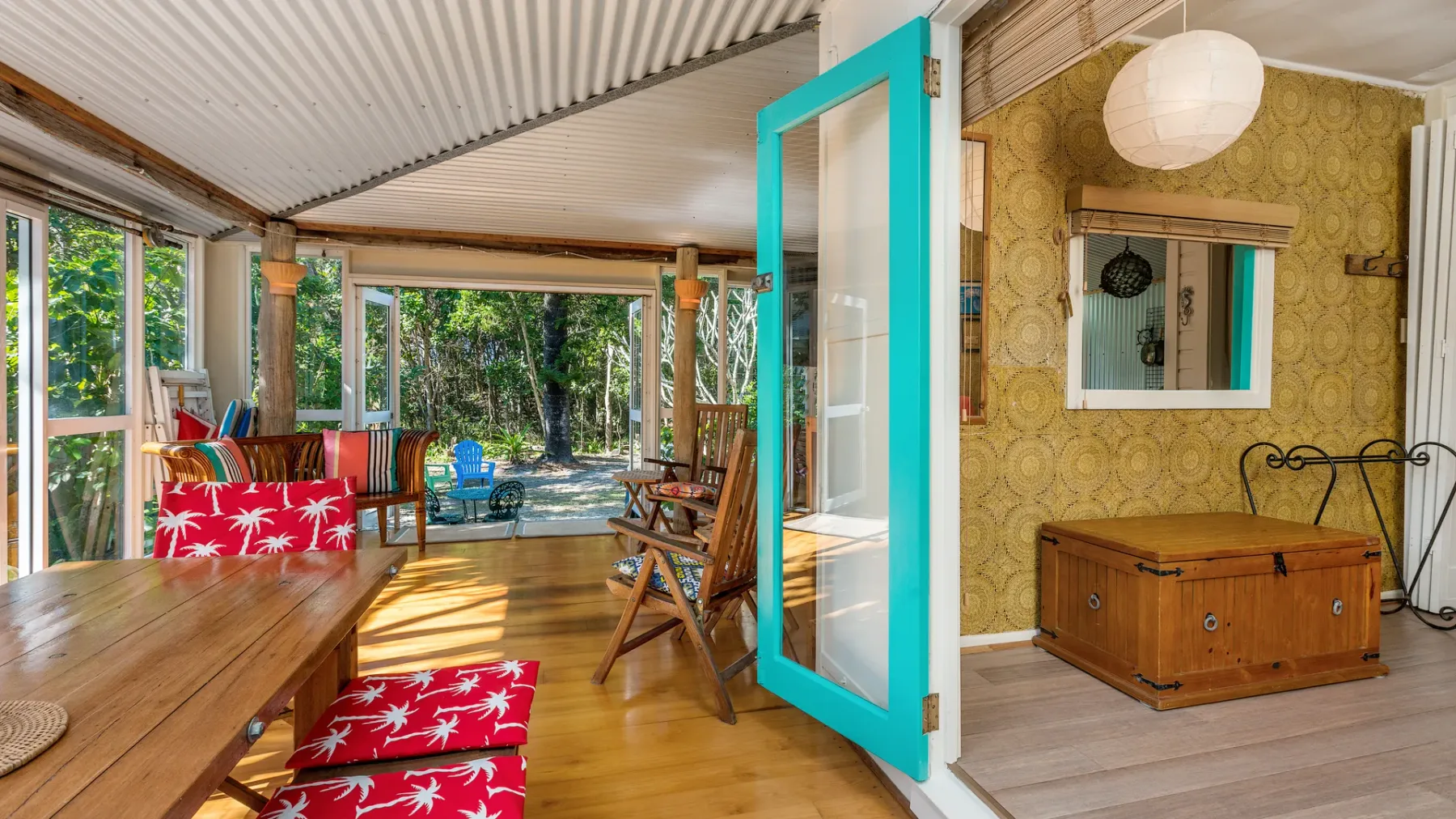 Beachcombers Cottage – beachfront pet retreat