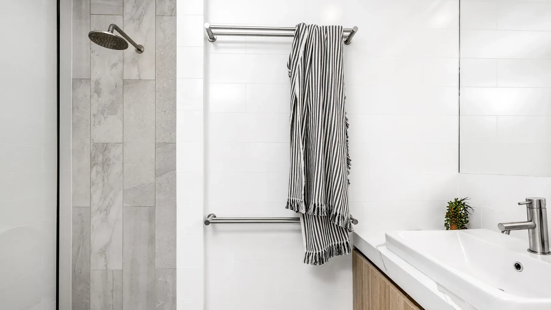 11 James Cook Apartments – w. pool &amp; beach access