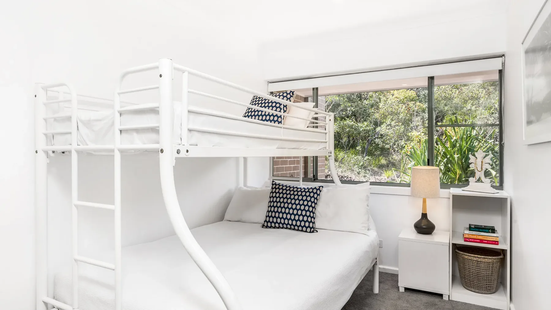 11 James Cook Apartments – w. pool &amp; beach access