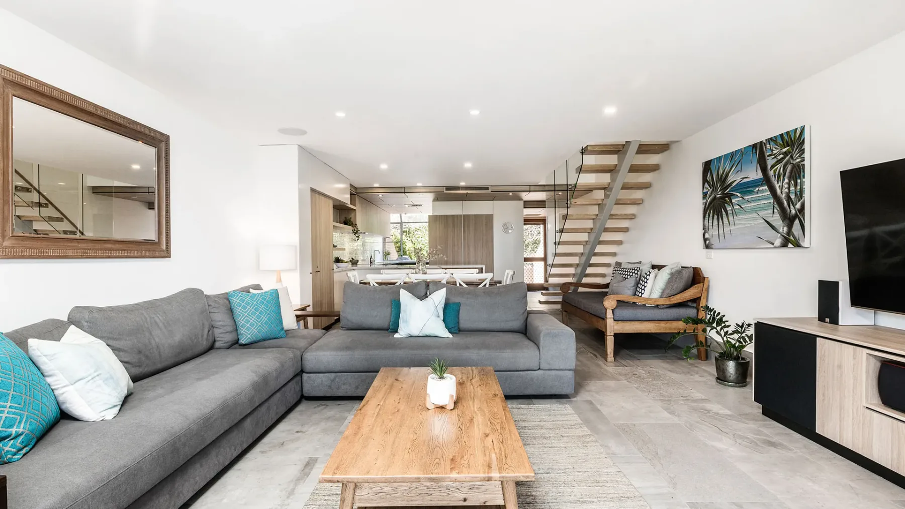 11 James Cook Apartments – w. pool &amp; beach access