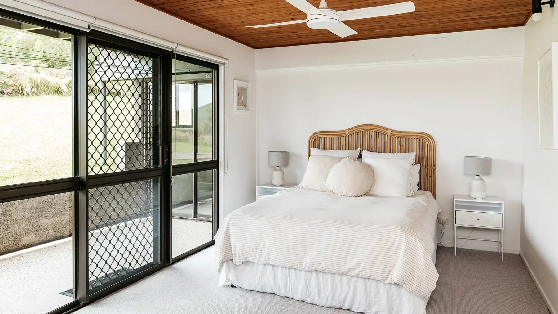 Cape Breeze – 5 BR home with headland views