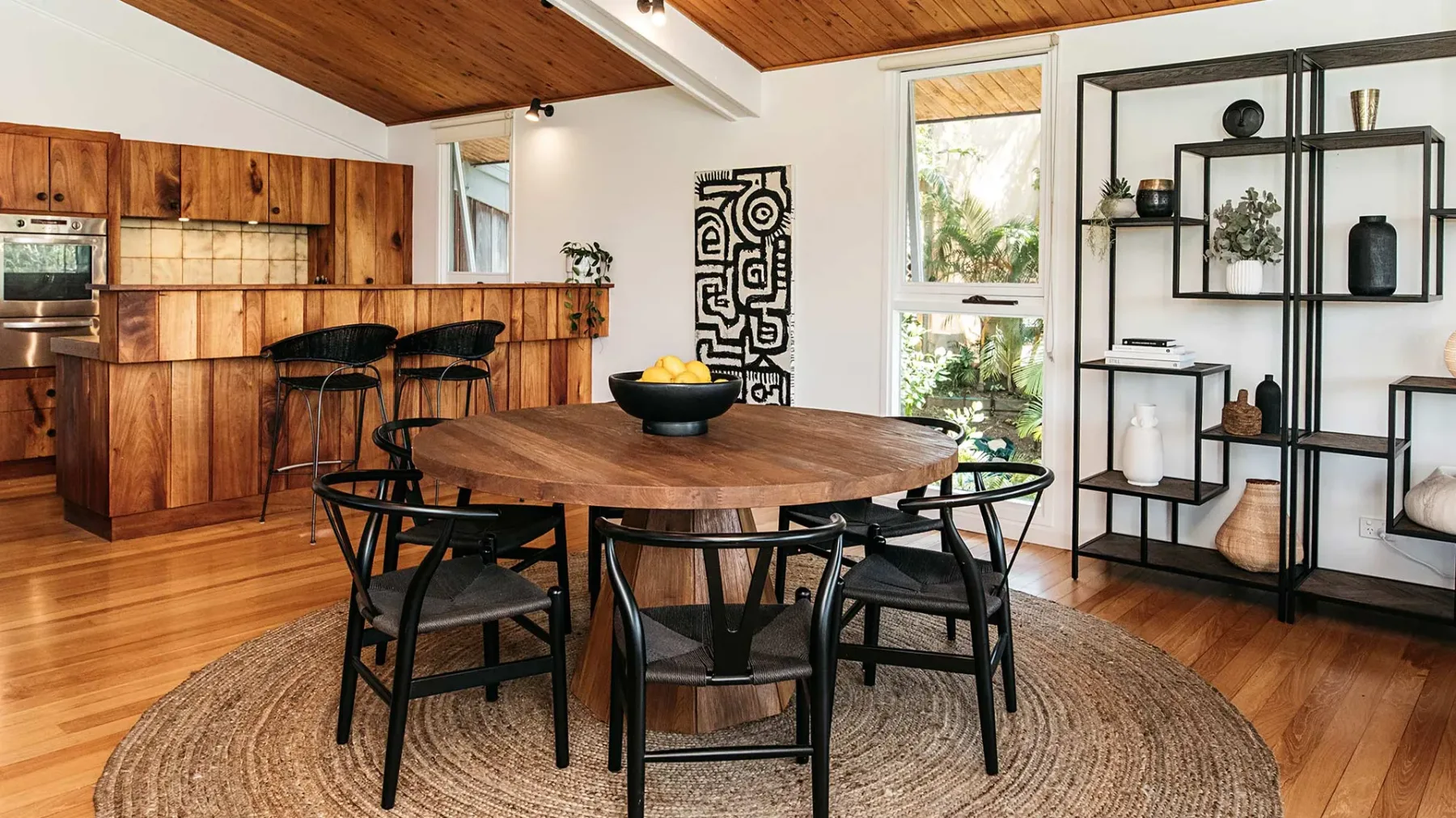 Cape Breeze – 5 BR home with headland views