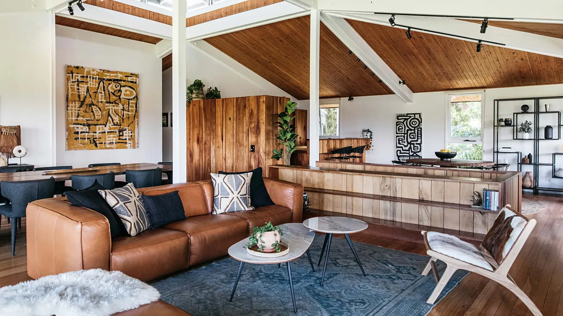 Cape Breeze – 5 BR home with headland views