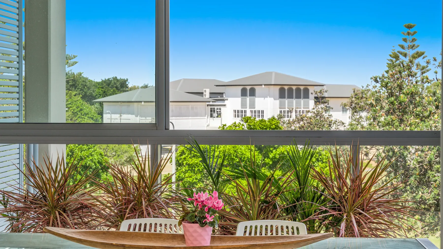 Luxury Apartment 1206 at Bells Boulevard