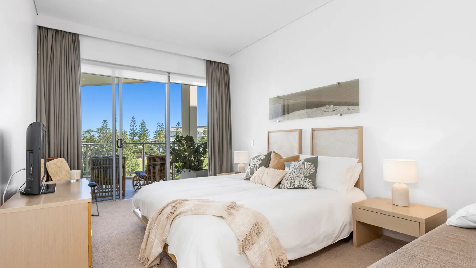Luxury Apartment 1206 at Bells Boulevard