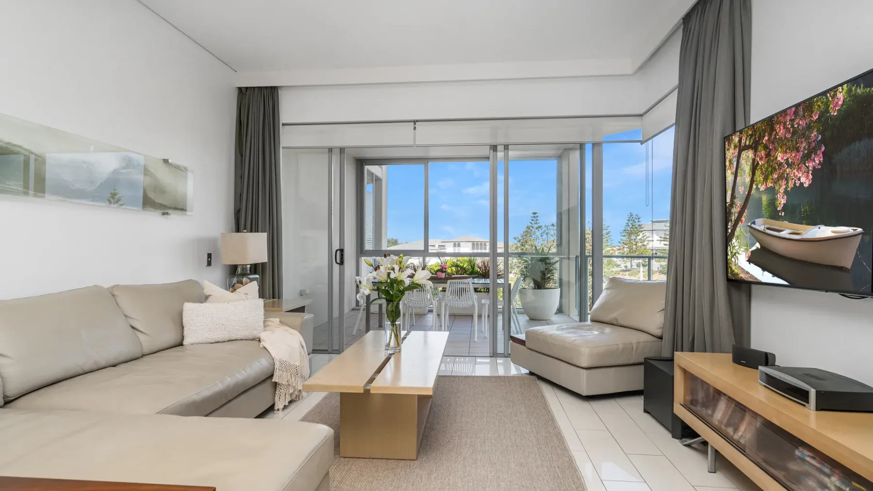 Luxury Apartment 1206 at Bells Boulevard