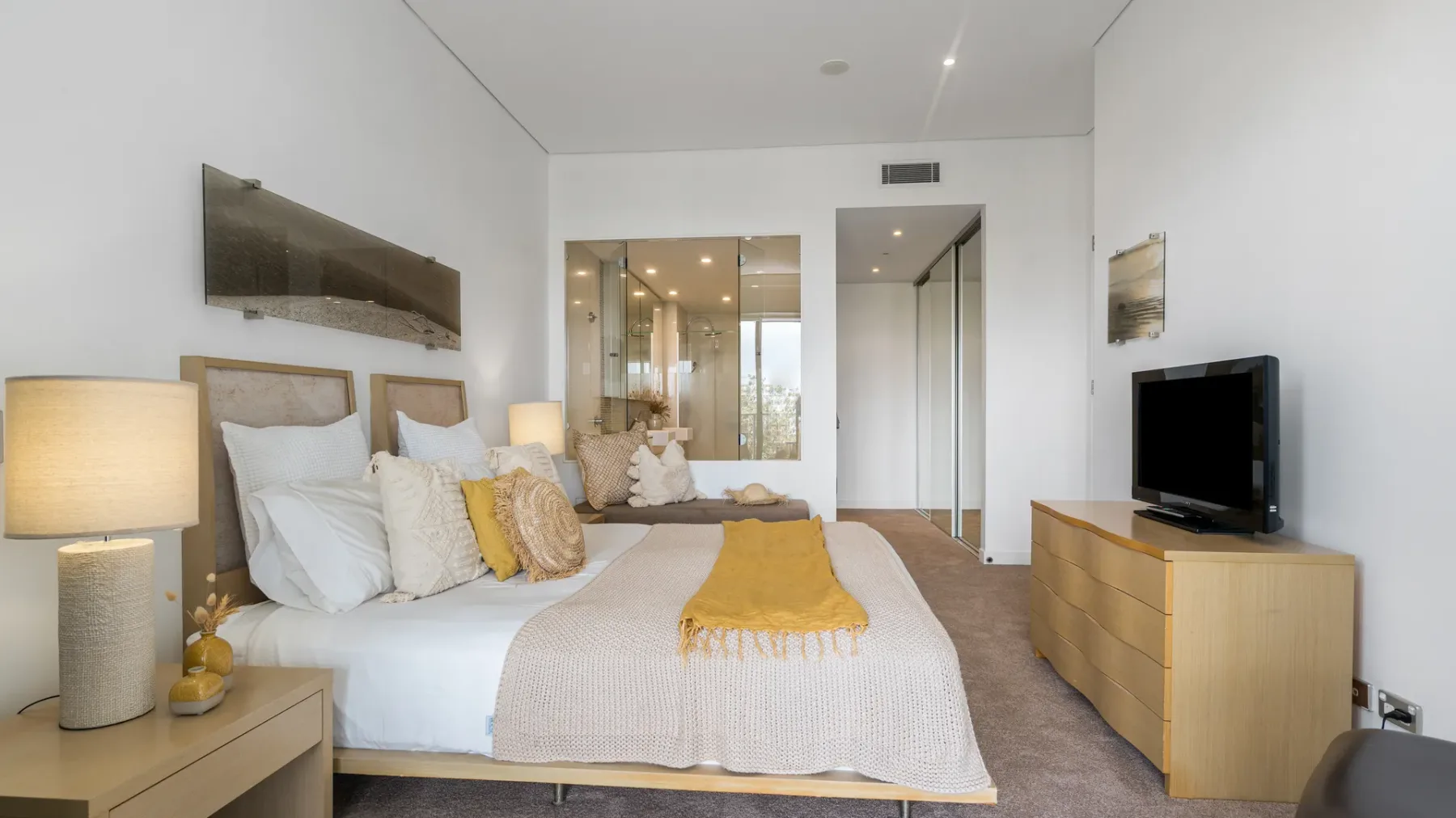 Luxury Apartment 1206 at Bells Boulevard