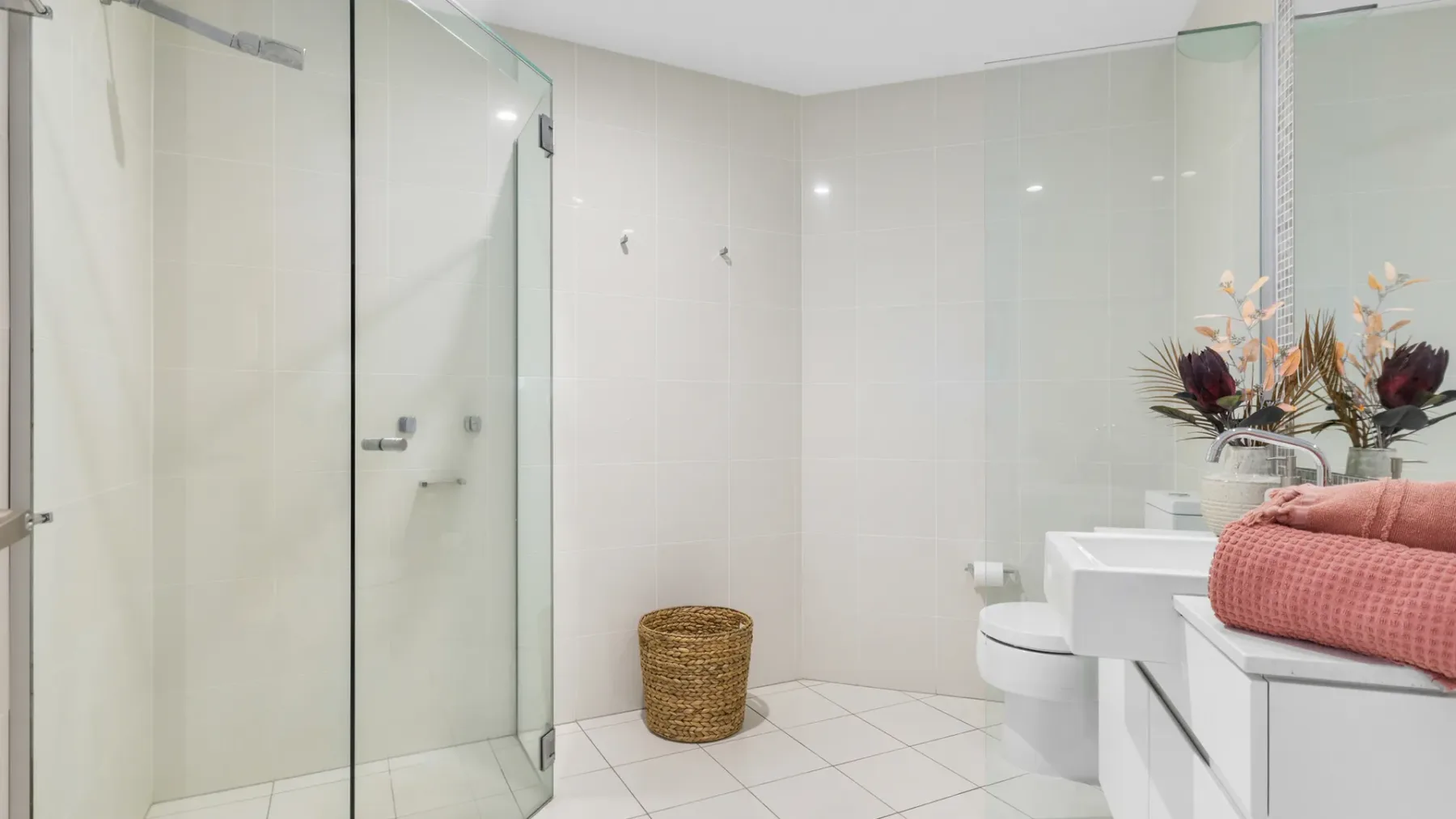 Luxury Apartment 1206 at Bells Boulevard