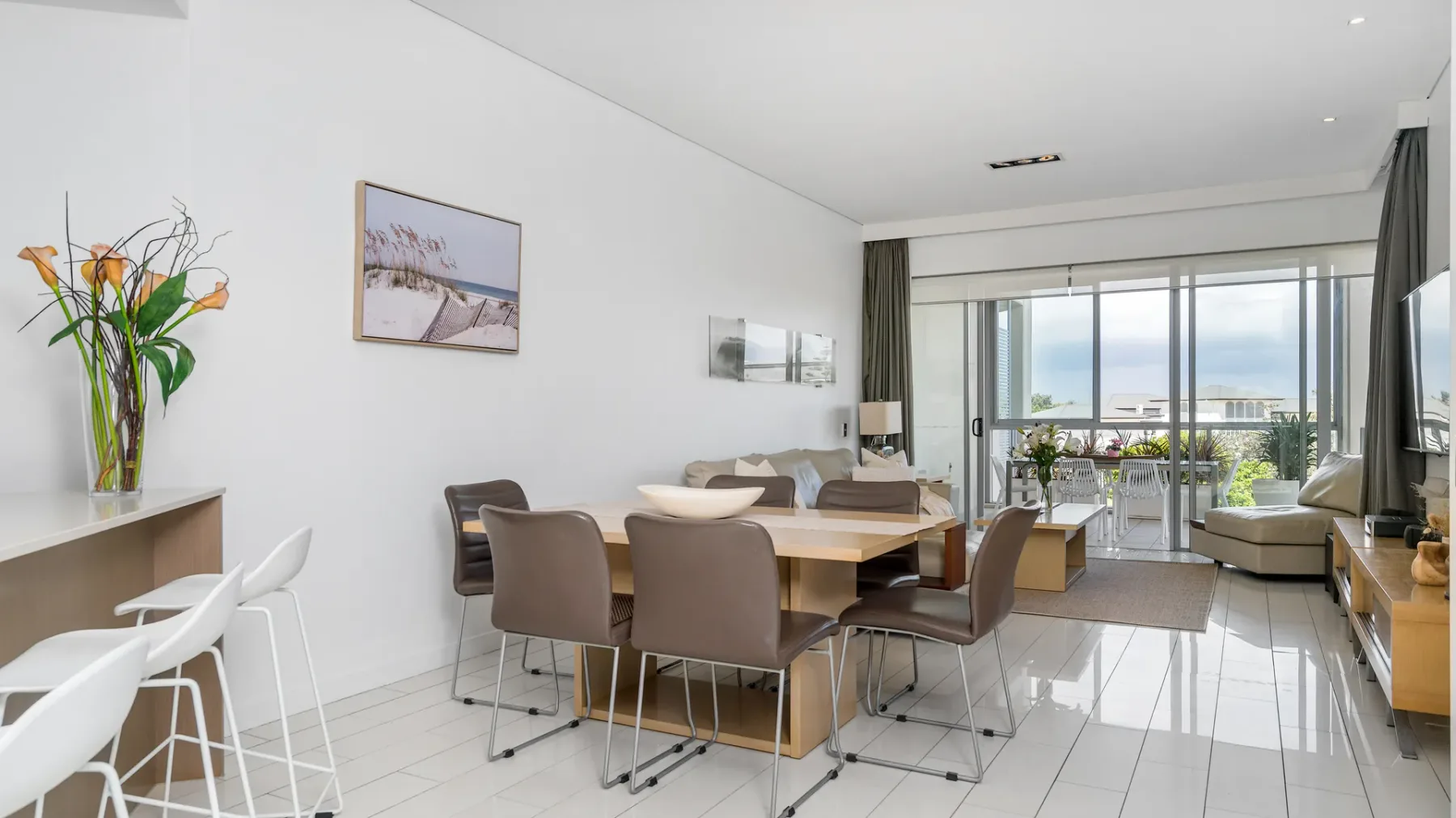 Luxury Apartment 1206 at Bells Boulevard