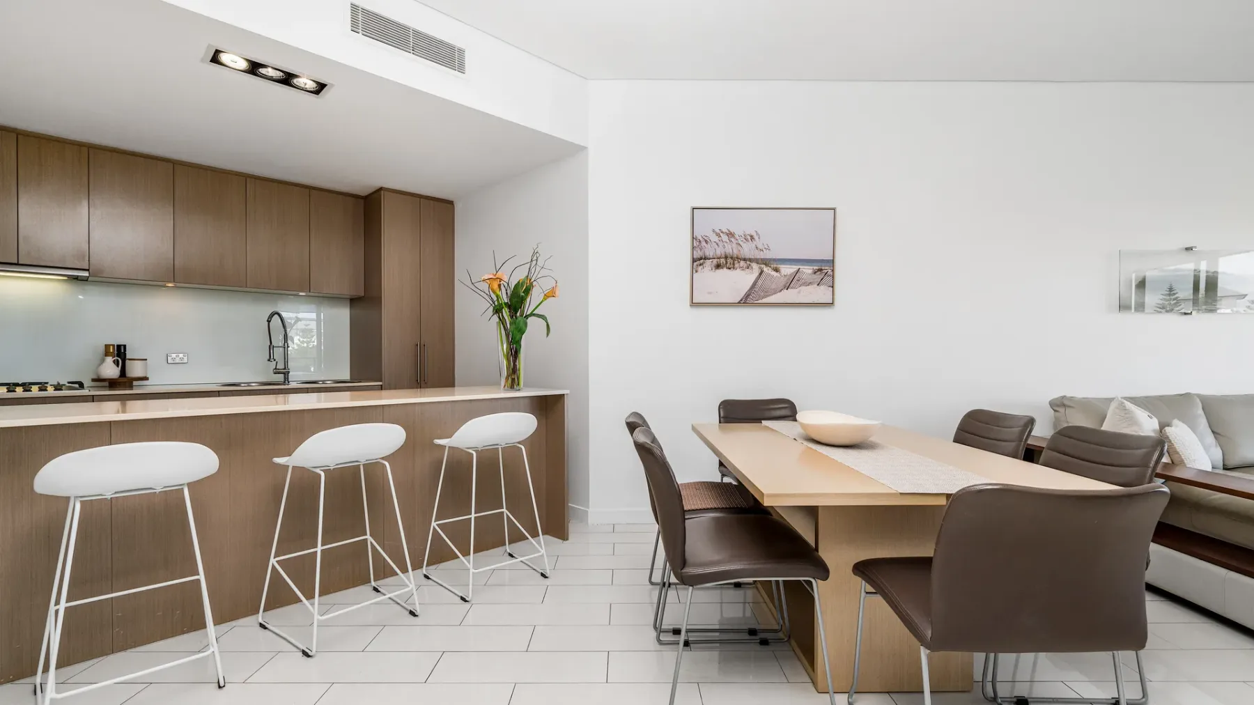 Luxury Apartment 1206 at Bells Boulevard