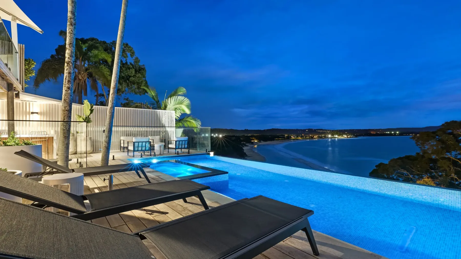 Sway – stunning 5 BR beach house with pool