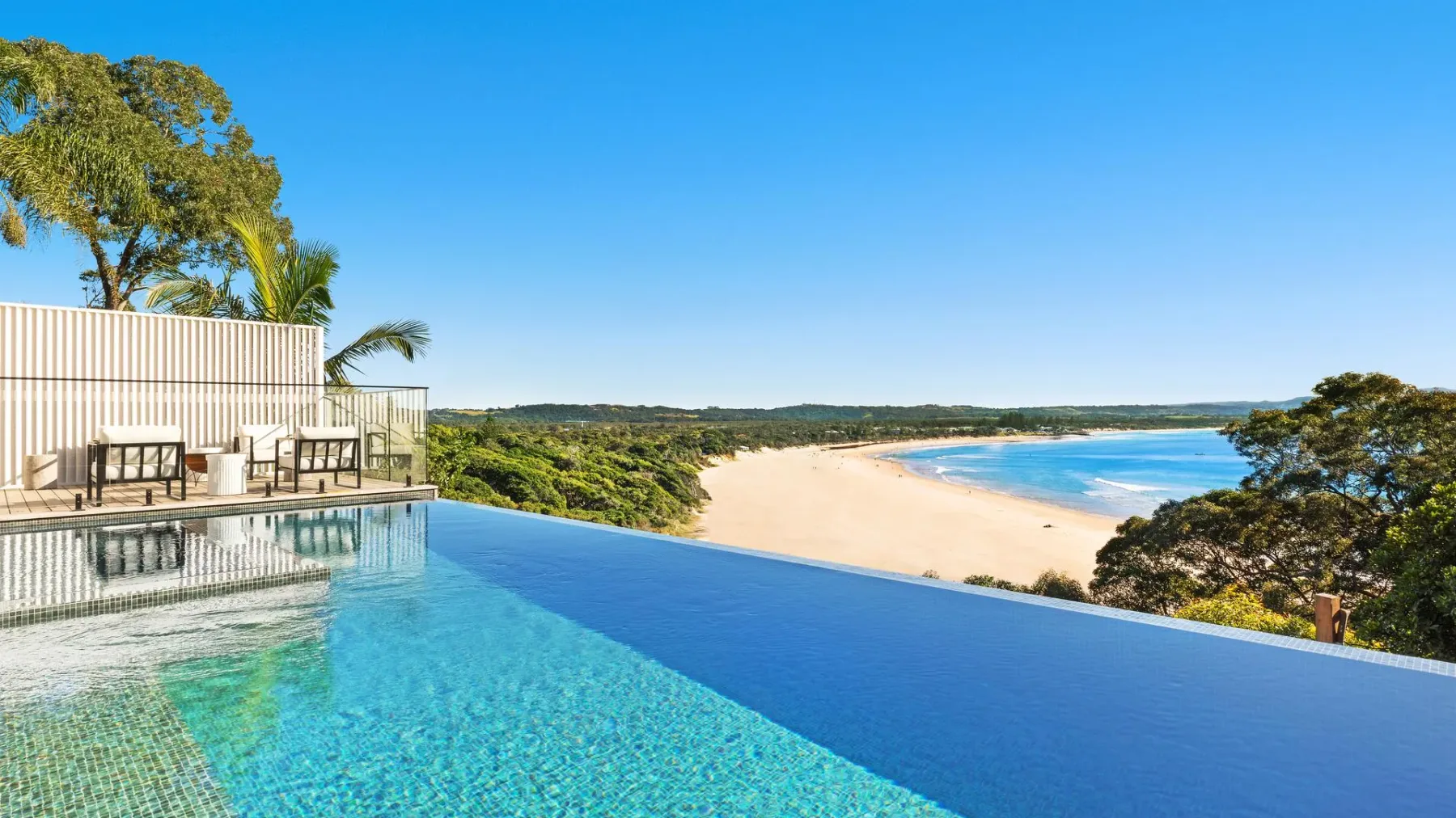 Sway – stunning 5 BR beach house with pool