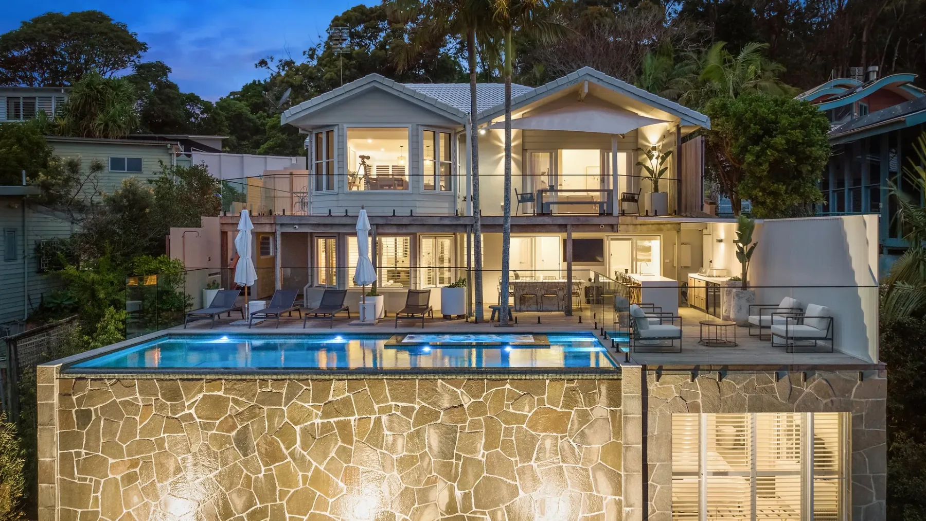 Sway – stunning 5 BR beach house with pool
