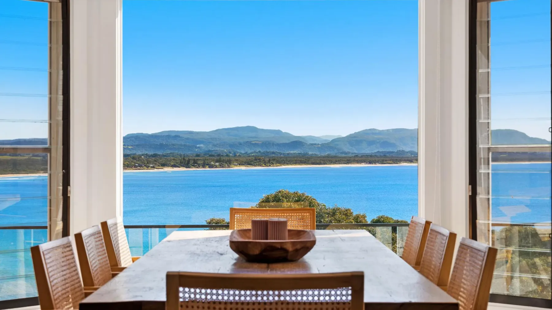 Sway – stunning 5 BR beach house with pool