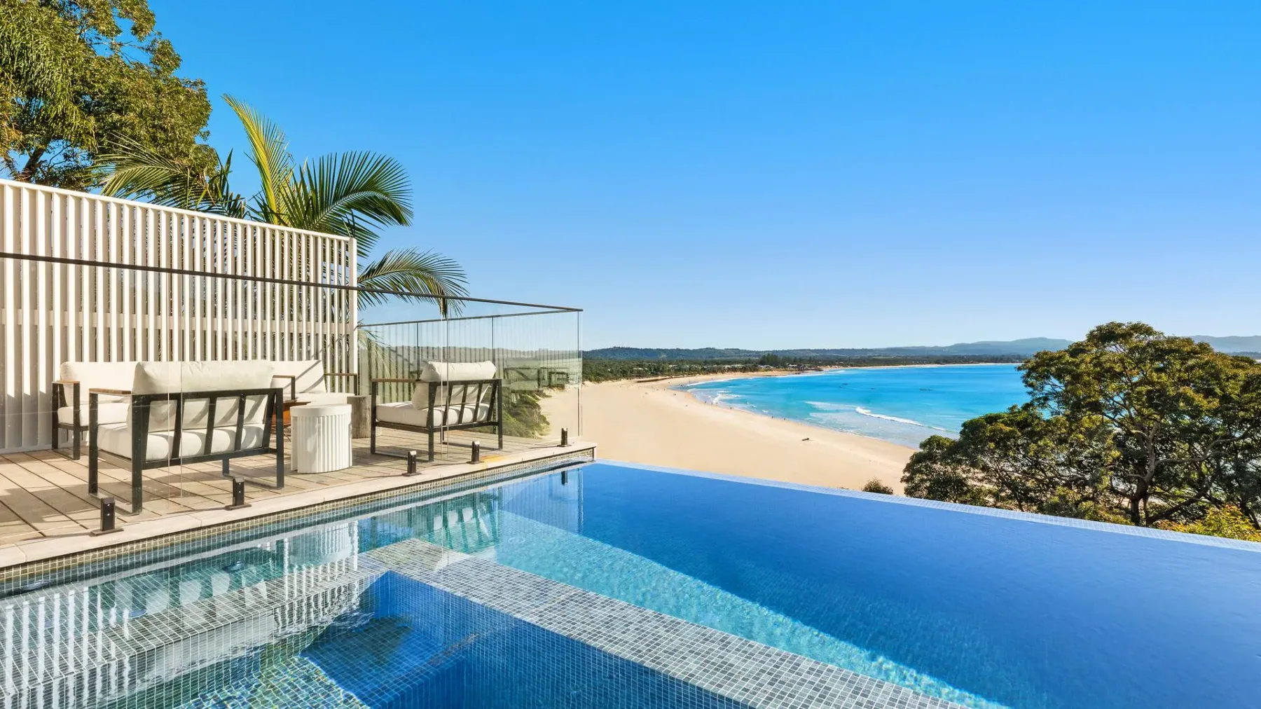 Sway – stunning 5 BR beach house with pool