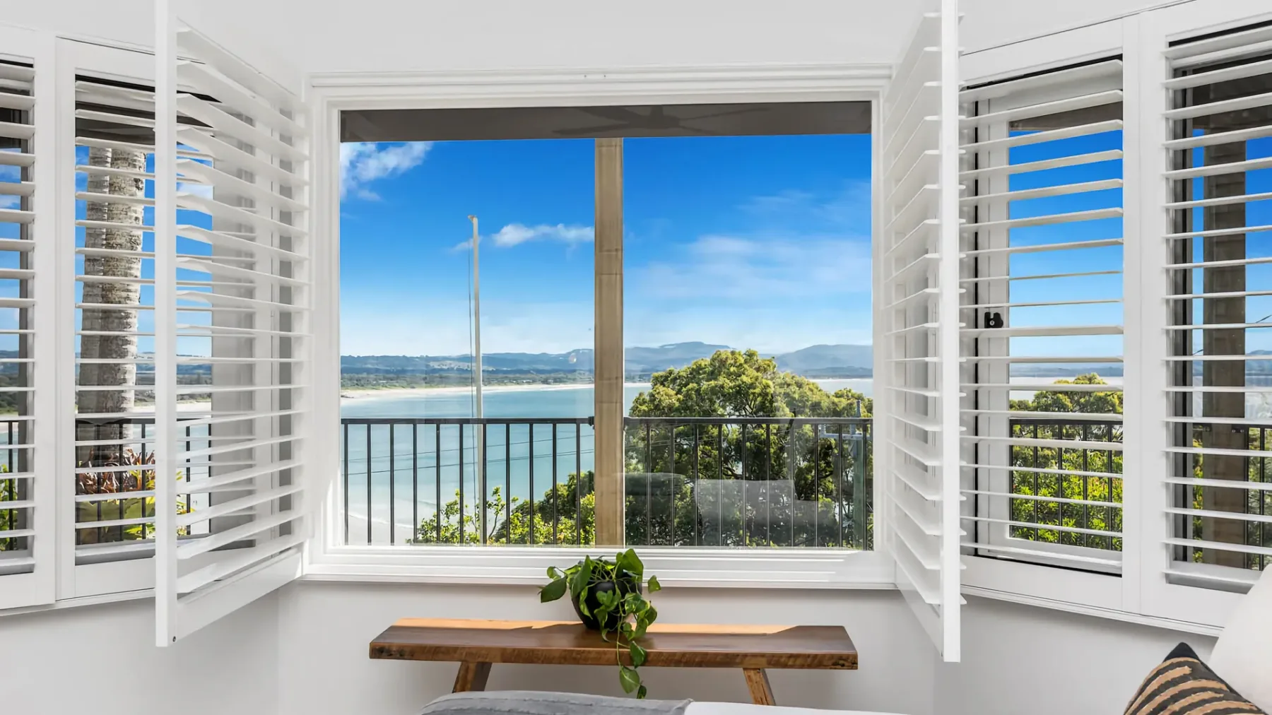Sway – stunning 5 BR beach house with pool