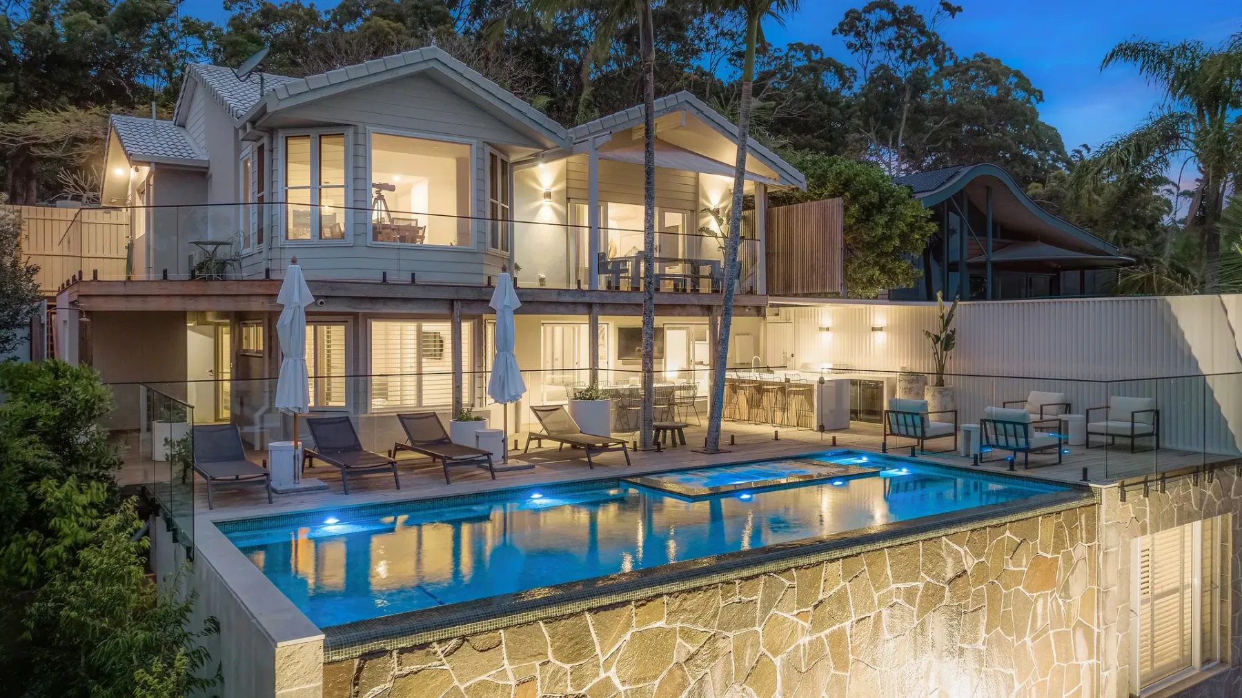Sway – stunning 5 BR beach house with pool