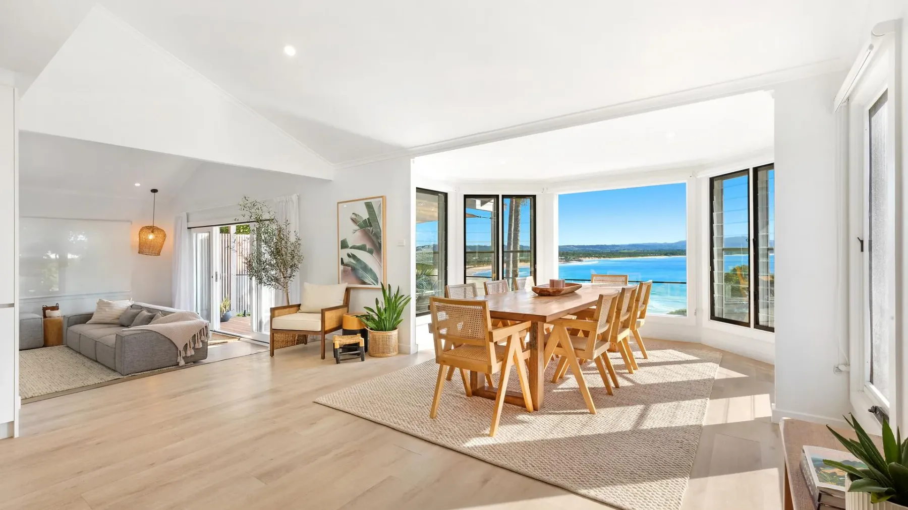 Sway – stunning 5 BR beach house with pool
