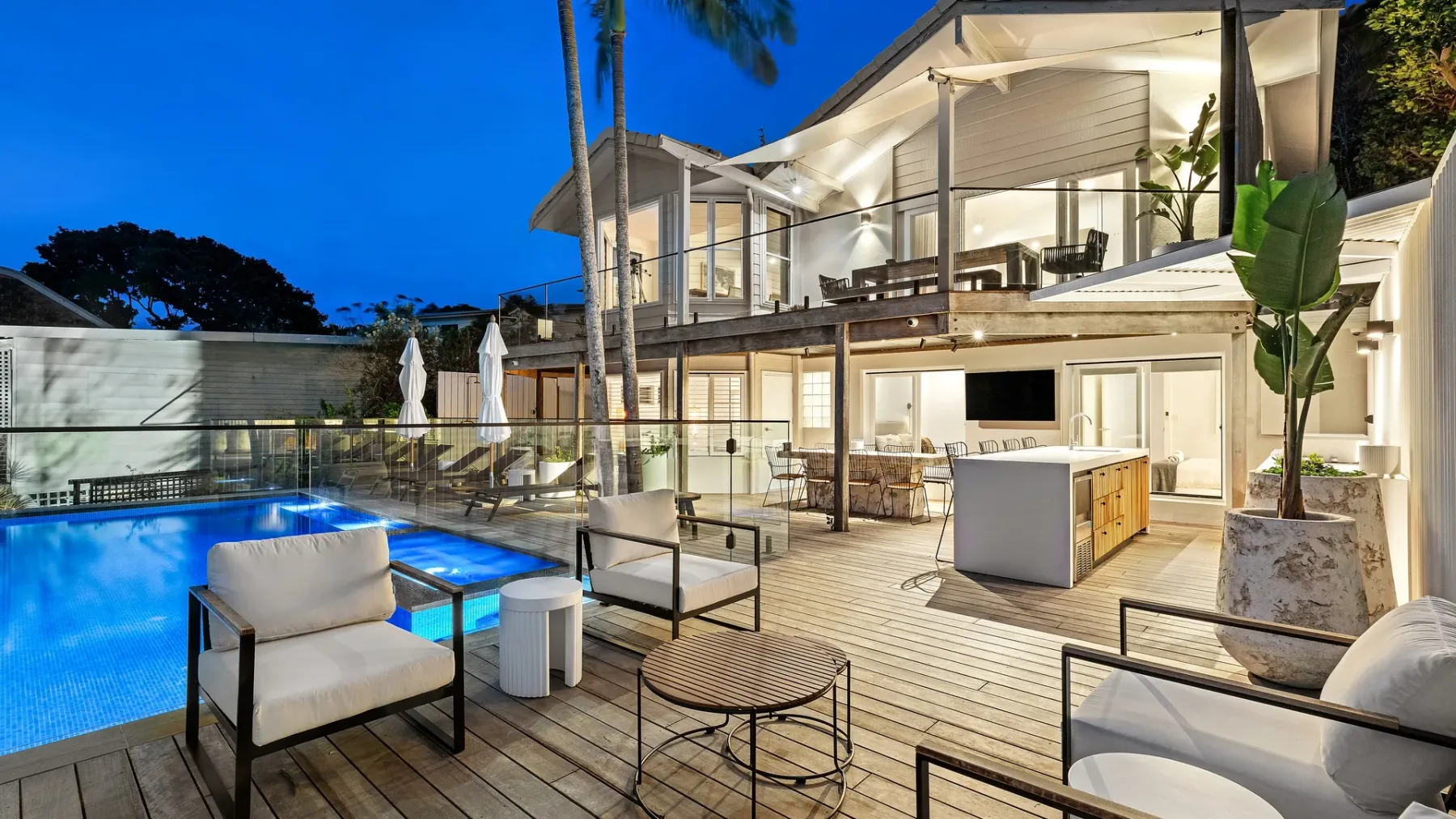Sway – stunning 5 BR beach house with pool
